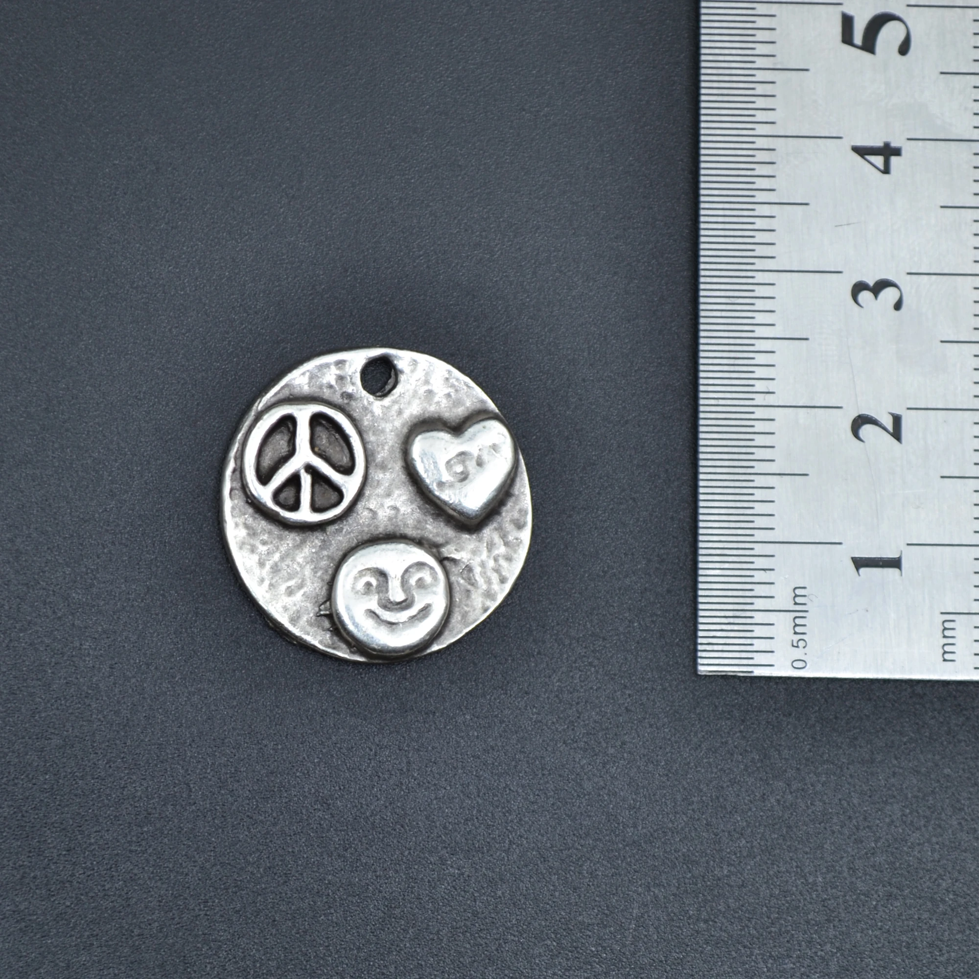 Peace Barış Sembolü - Kalp - Gülen Surat Kolye - Gümüş ( Silver ) Renk - 60 cm Deri İp Kolye