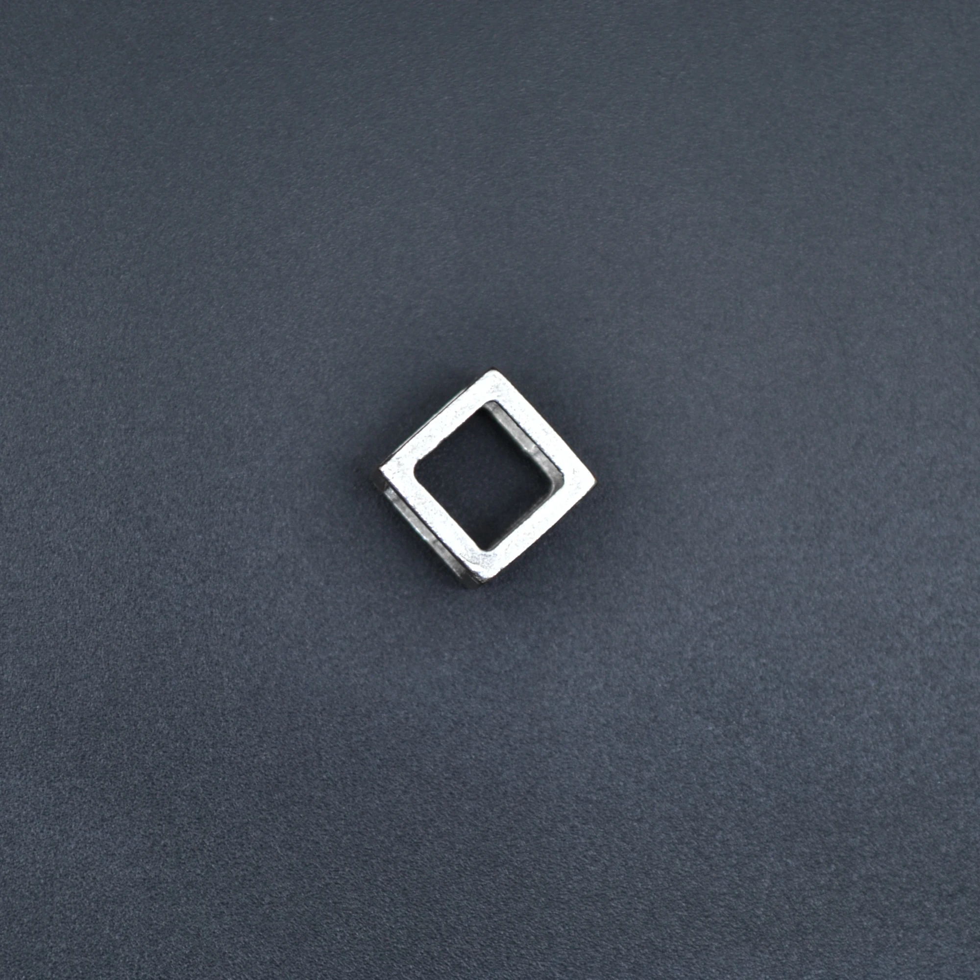 Geometrik - Küp Kolye - Gümüş ( Silver ) Renk - 60 cm Örme Zincir Kolye