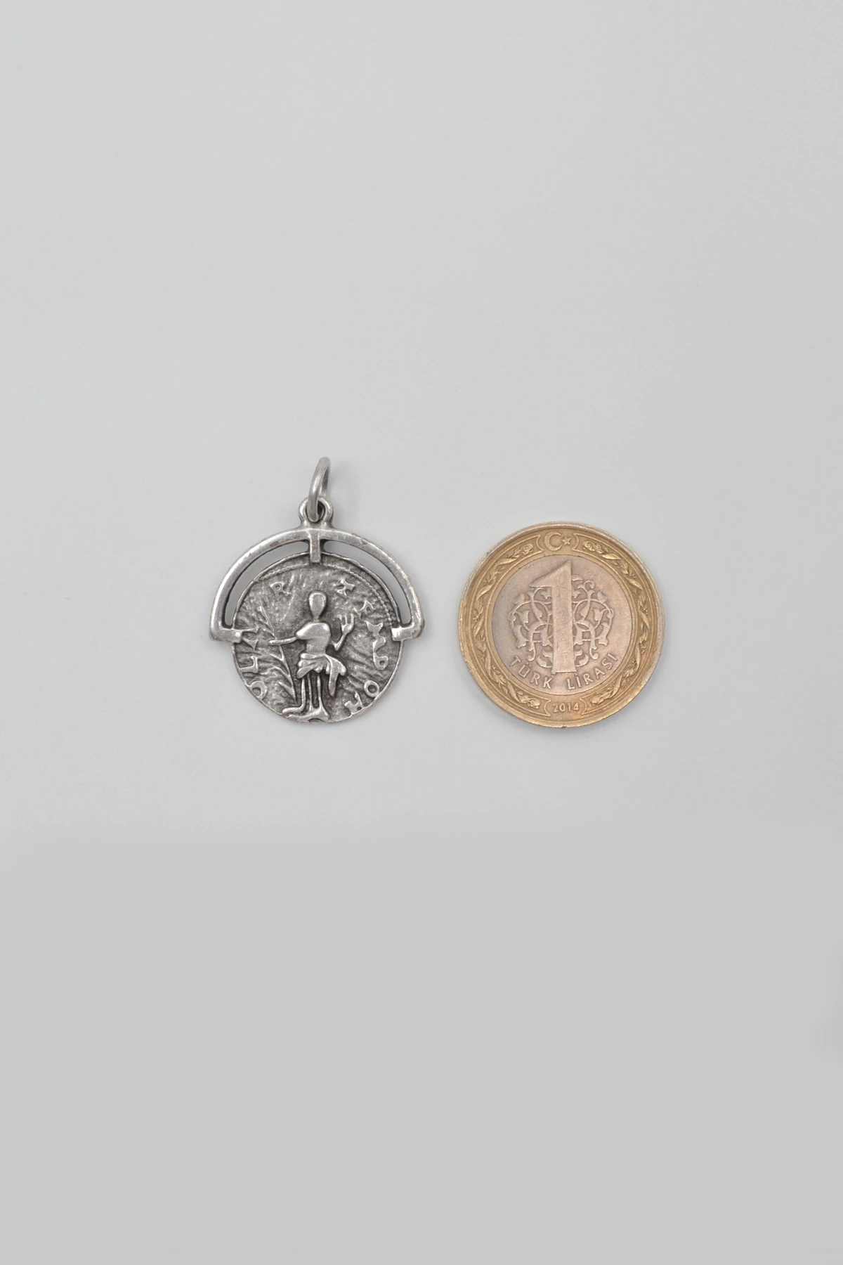 Bohem Roma Dönemi Sikke Kolye Ucu - Gümüş ( Silver ) Renk