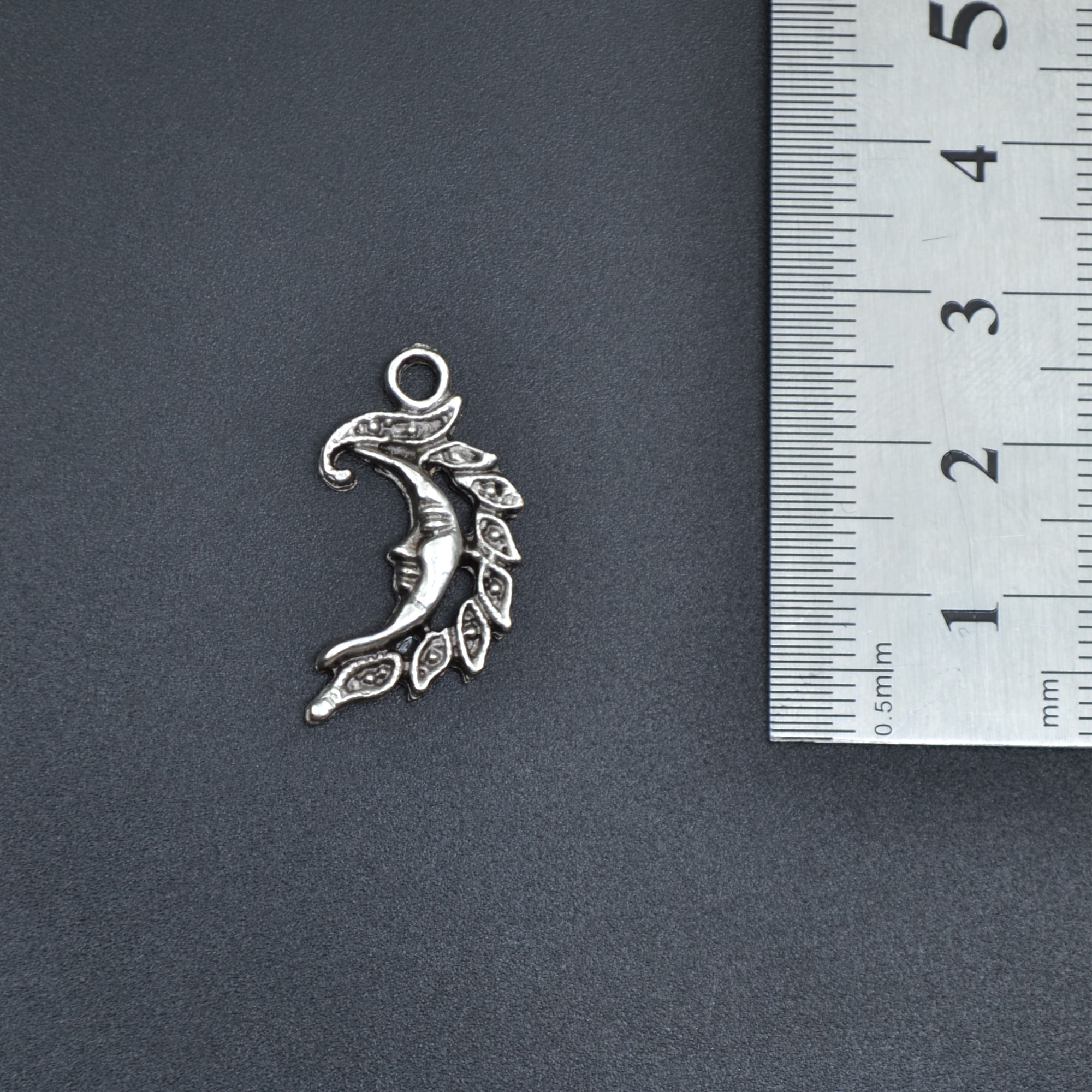 Minimal Ay Dede Kolye - Gümüş ( Silver ) Renk - 60 cm Düz Ezme Zincir Kolye
