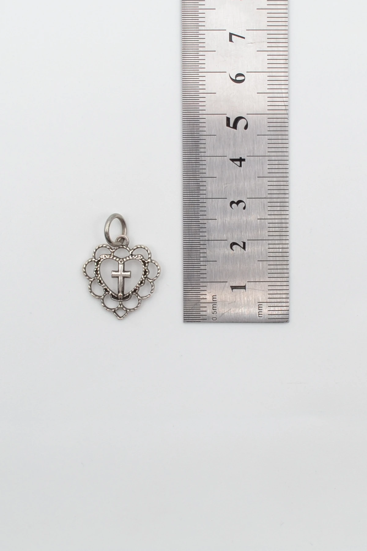 Minimal Kalp Motifli Haç Kolye Ucu - Gümüş ( Silver ) Renk