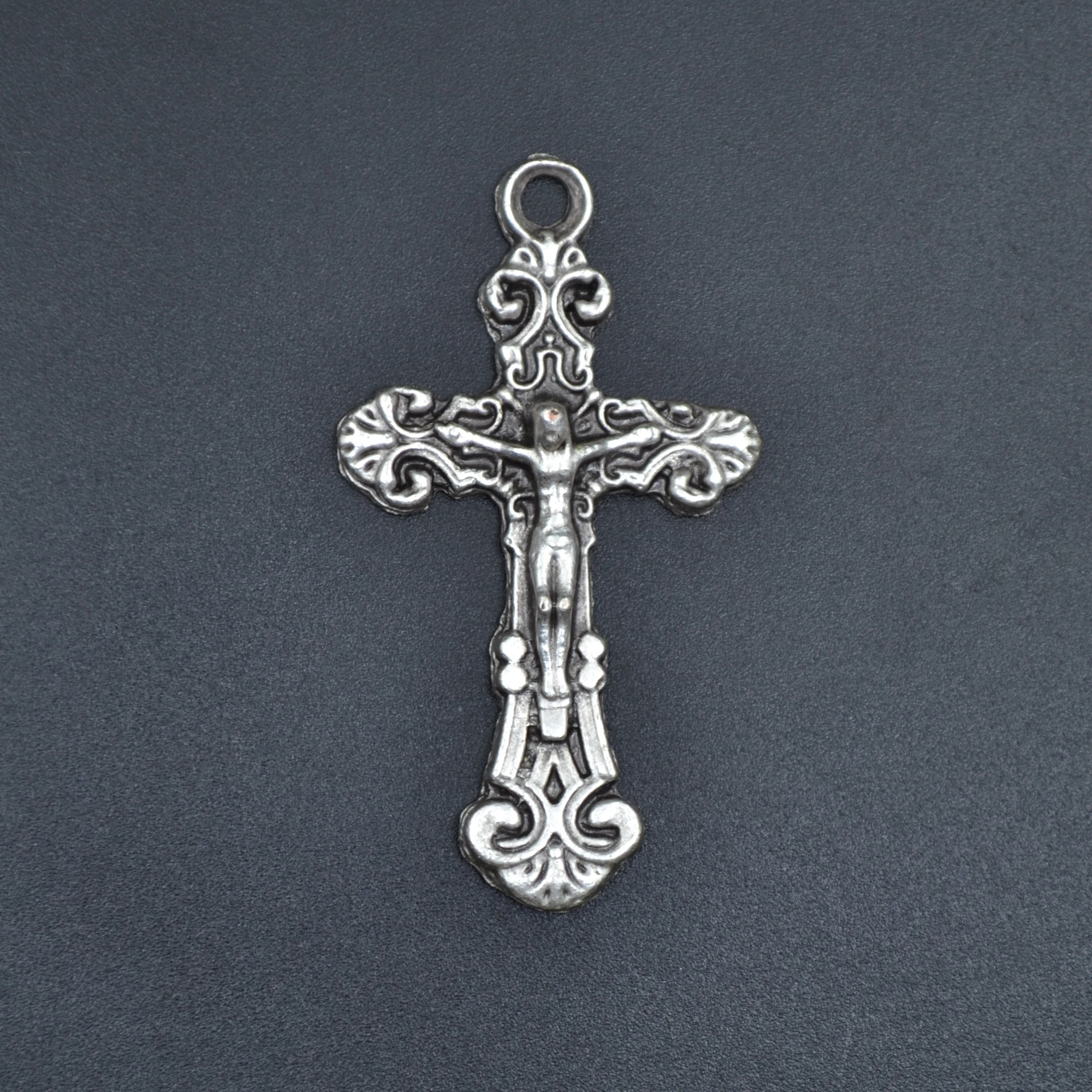 Hz. İsa Haç Kolye - Gümüş ( Silver ) Renk - 60 cm Deri İp Kolye