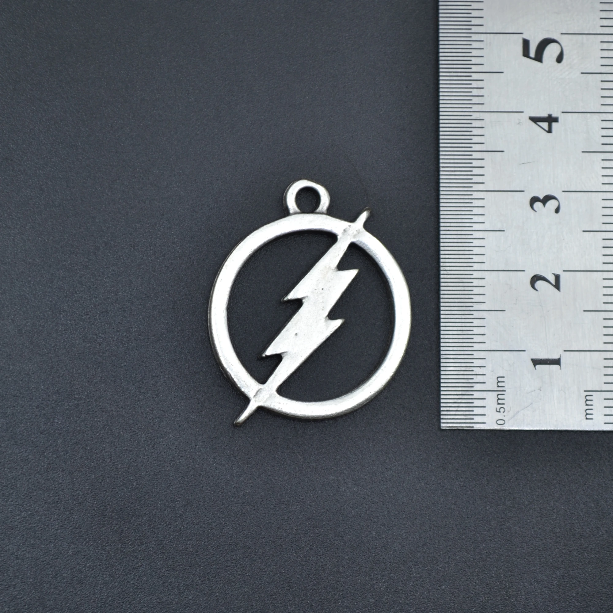 Şimşek - Flash Kolye Ucu - Gümüş ( Silver ) Renk