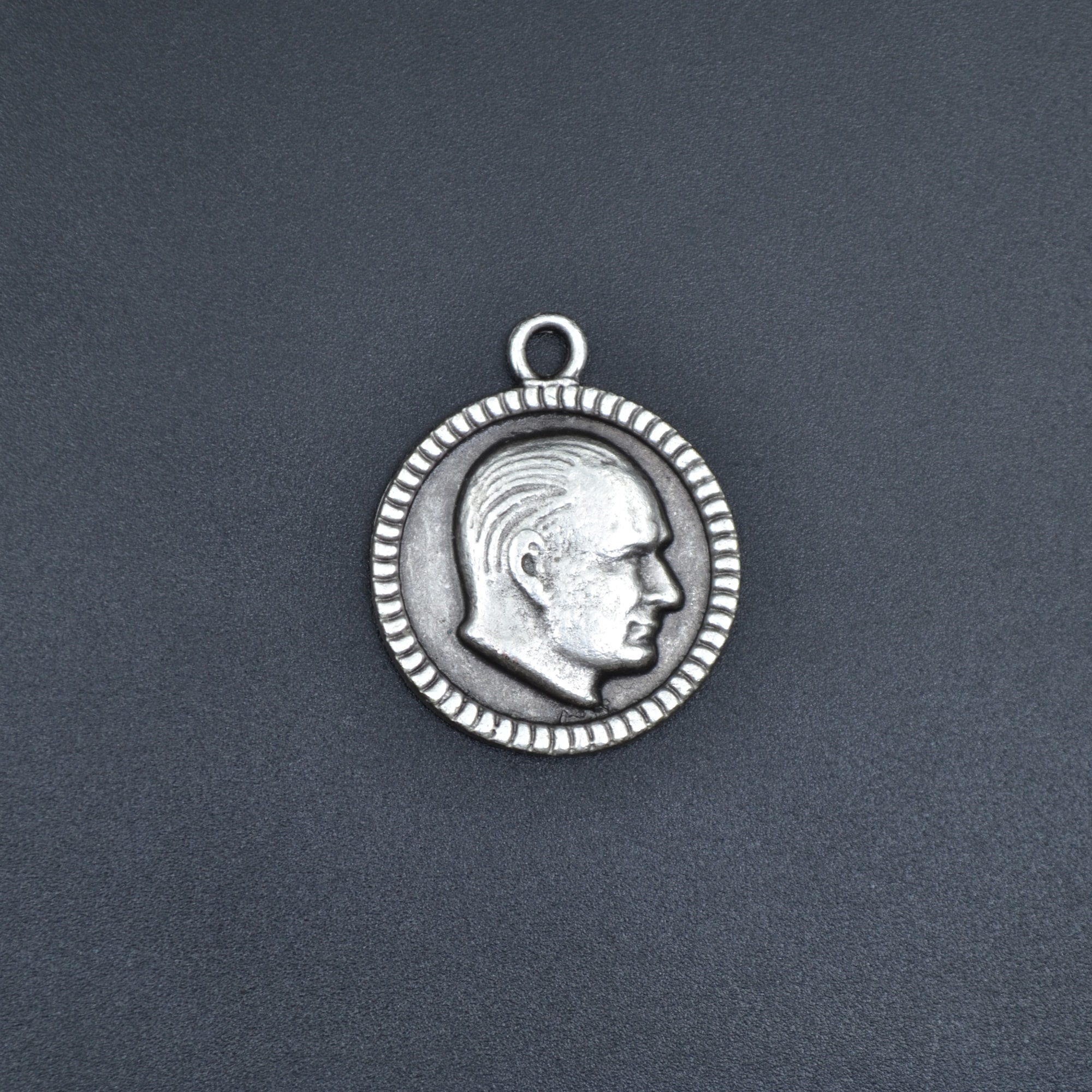 Atatürk Madalyon Kolye - Gümüş ( Silver ) Renk - 60 cm Deri İp Kolye