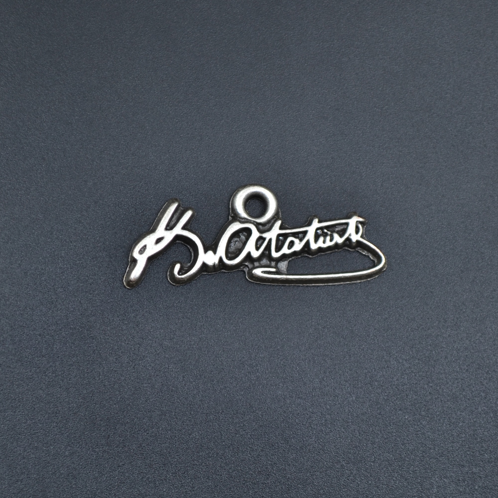 Mustafa Kemal Atatürk İmza Şeklinde Kolye Ucu - Gümüş ( Silver ) Renk