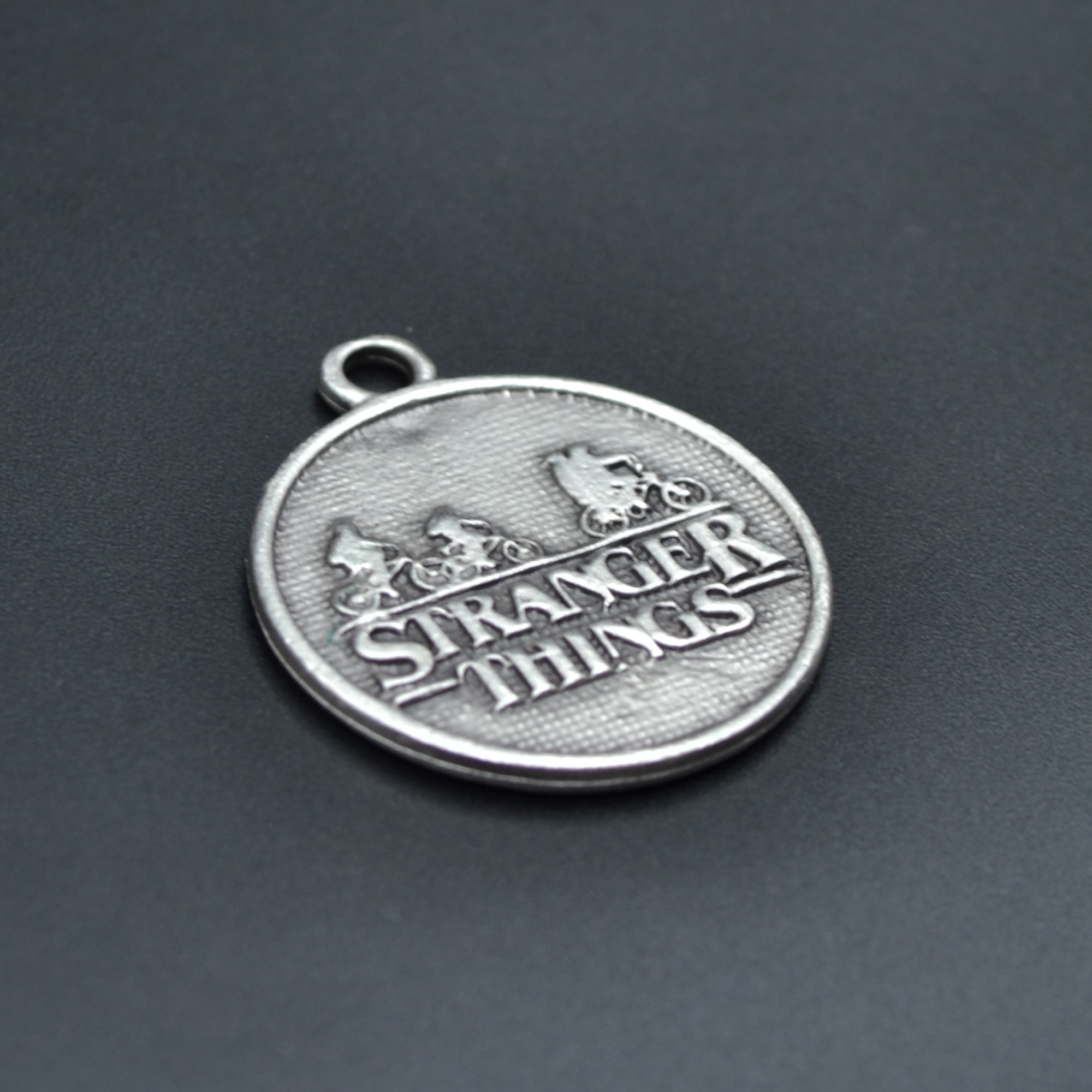 Stranger Things Kolye - Gümüş ( Silver ) Renk - 60 cm Düz Ezme Zincir Kolye