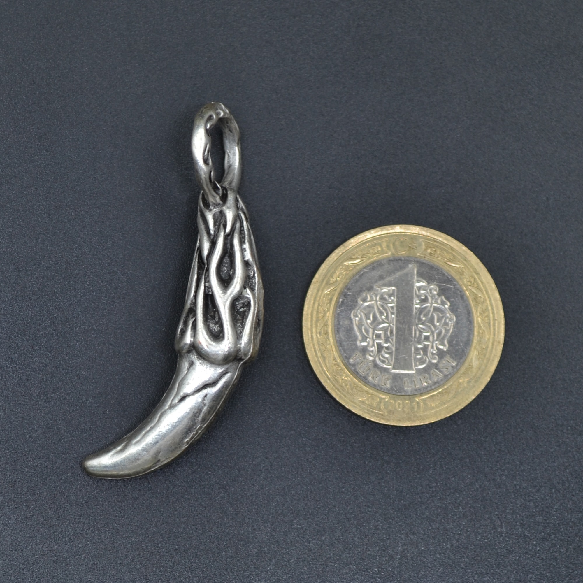 Kurt Dişi Şeklinde Kolye Ucu - Gümüş ( Silver ) Renk