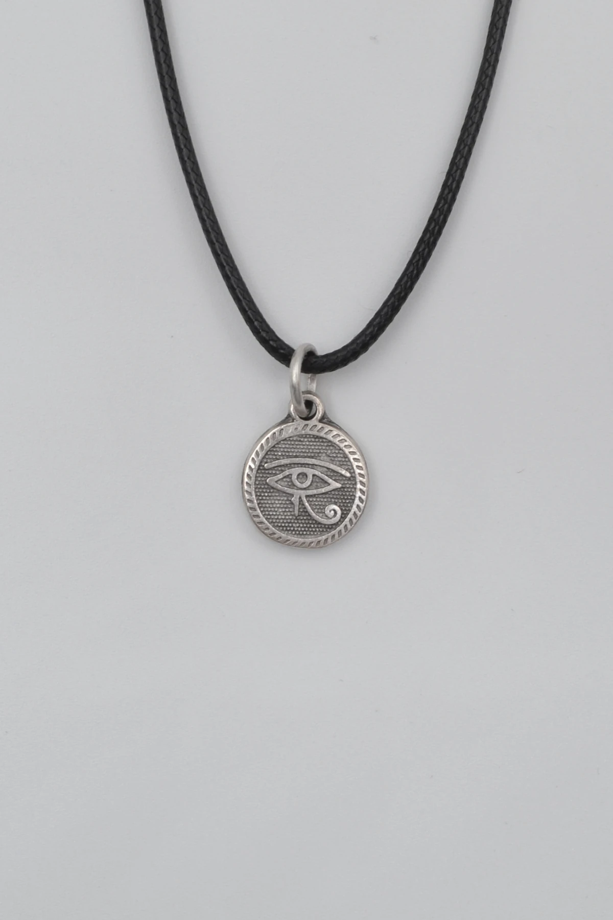 Horus'un Gözü Siyah Deri İp Kolye - Antik Gümüş Kaplama - Kadın Erkek - 60 cm