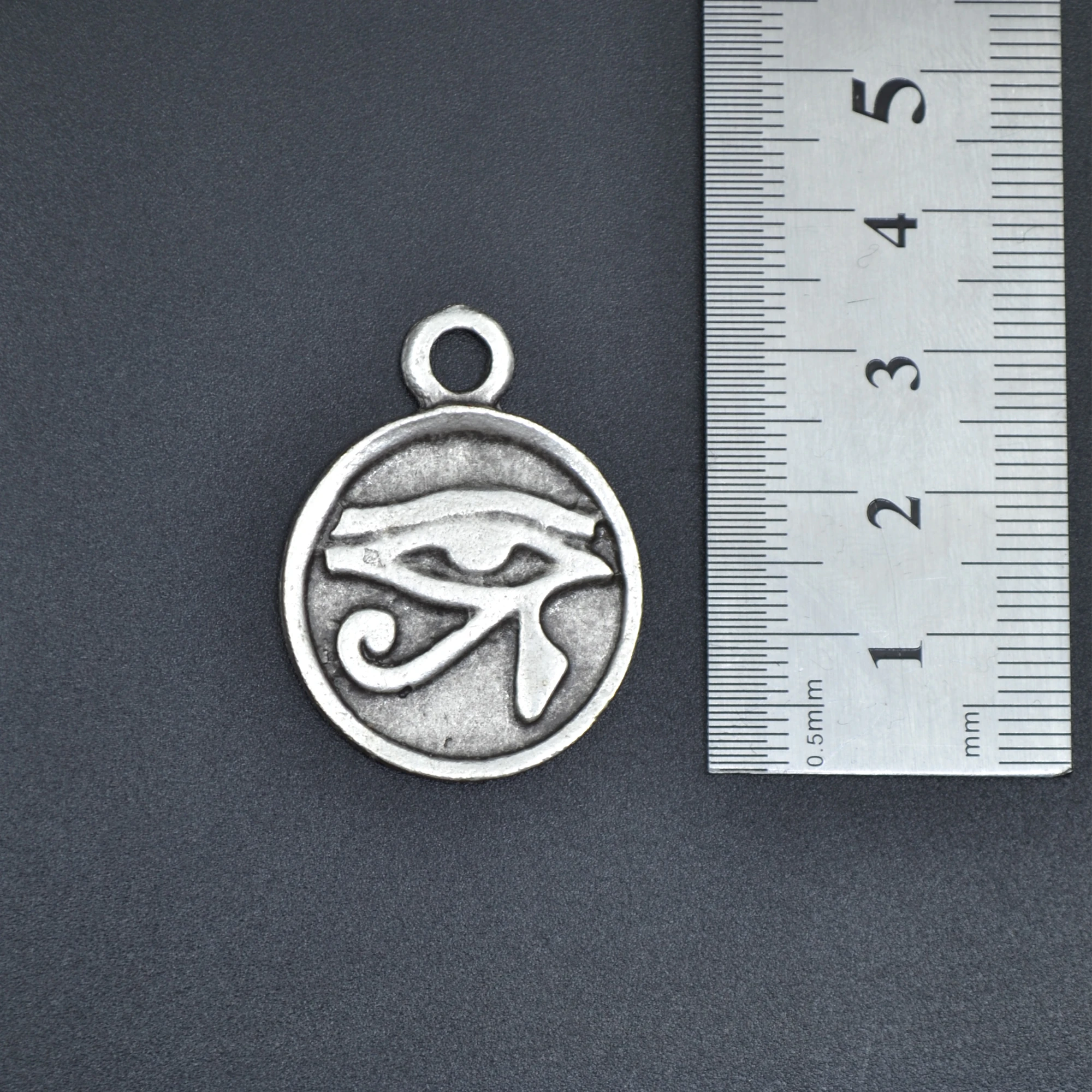 Ra'nın Gözü Madalyon Kolye - Gümüş ( Silver ) Renk - 60 cm Düz Ezme Zincir Kolye