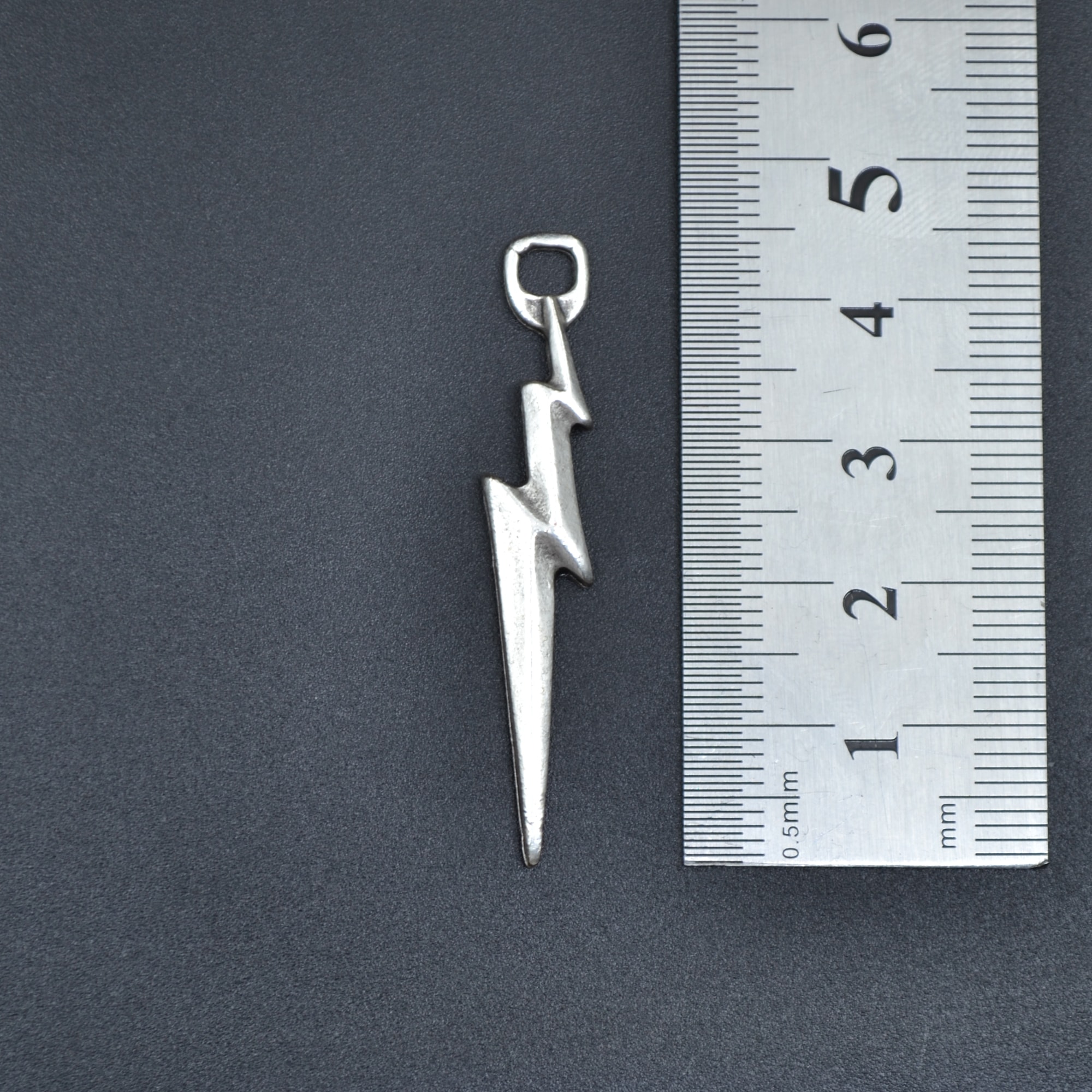 Şimşek Flash Kolye - Gümüş ( Silver ) Renk - 60 cm Deri İp Kolye