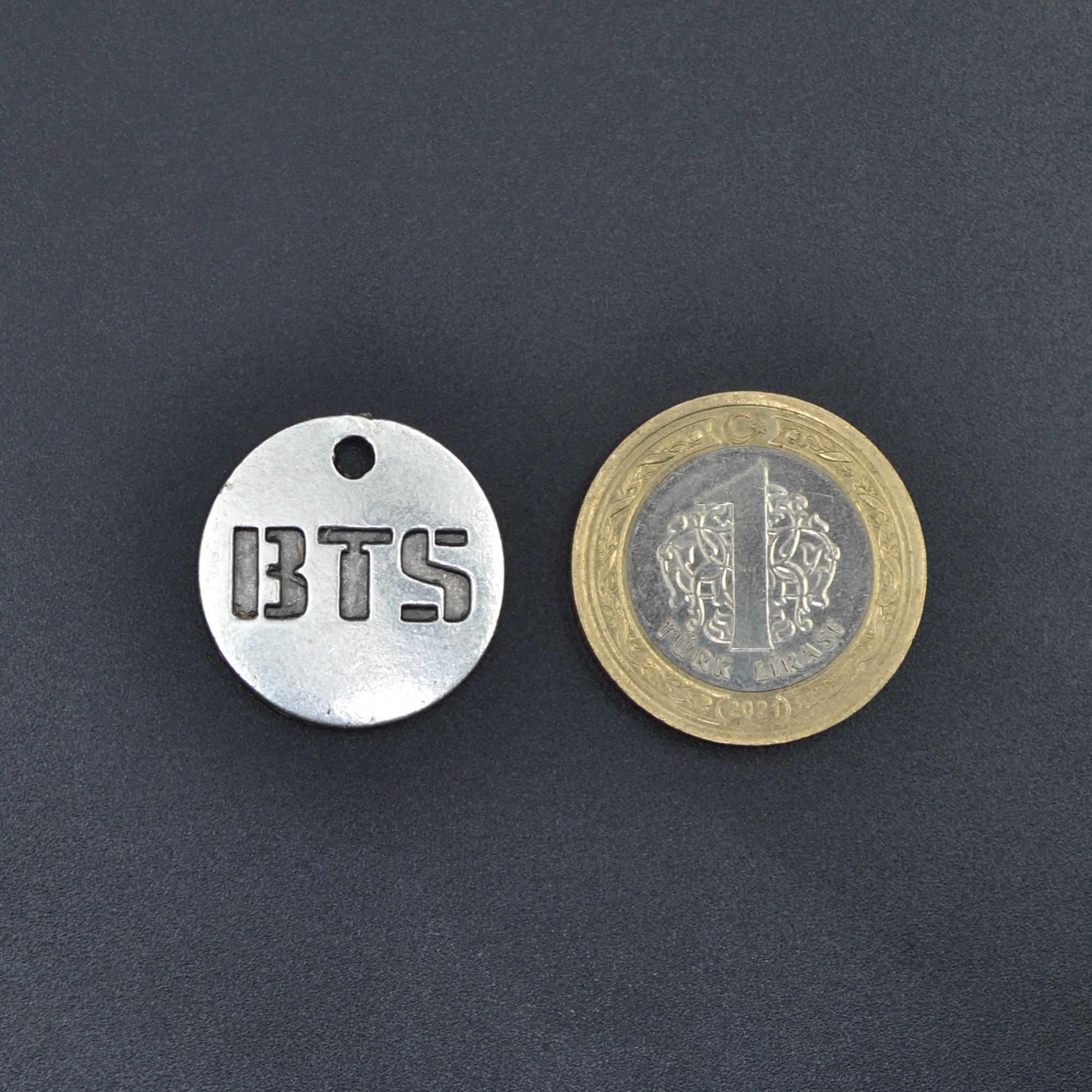 BTS Madalyon Kolye - Gümüş ( Silver ) Renk - 60 cm Deri İp Kolye