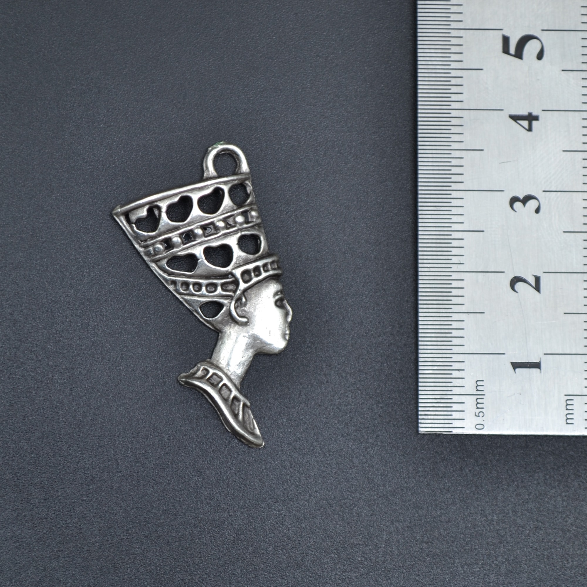 Mısır Kraliçesi Nefertiti Kolye Ucu - Gümüş ( Silver ) Renk