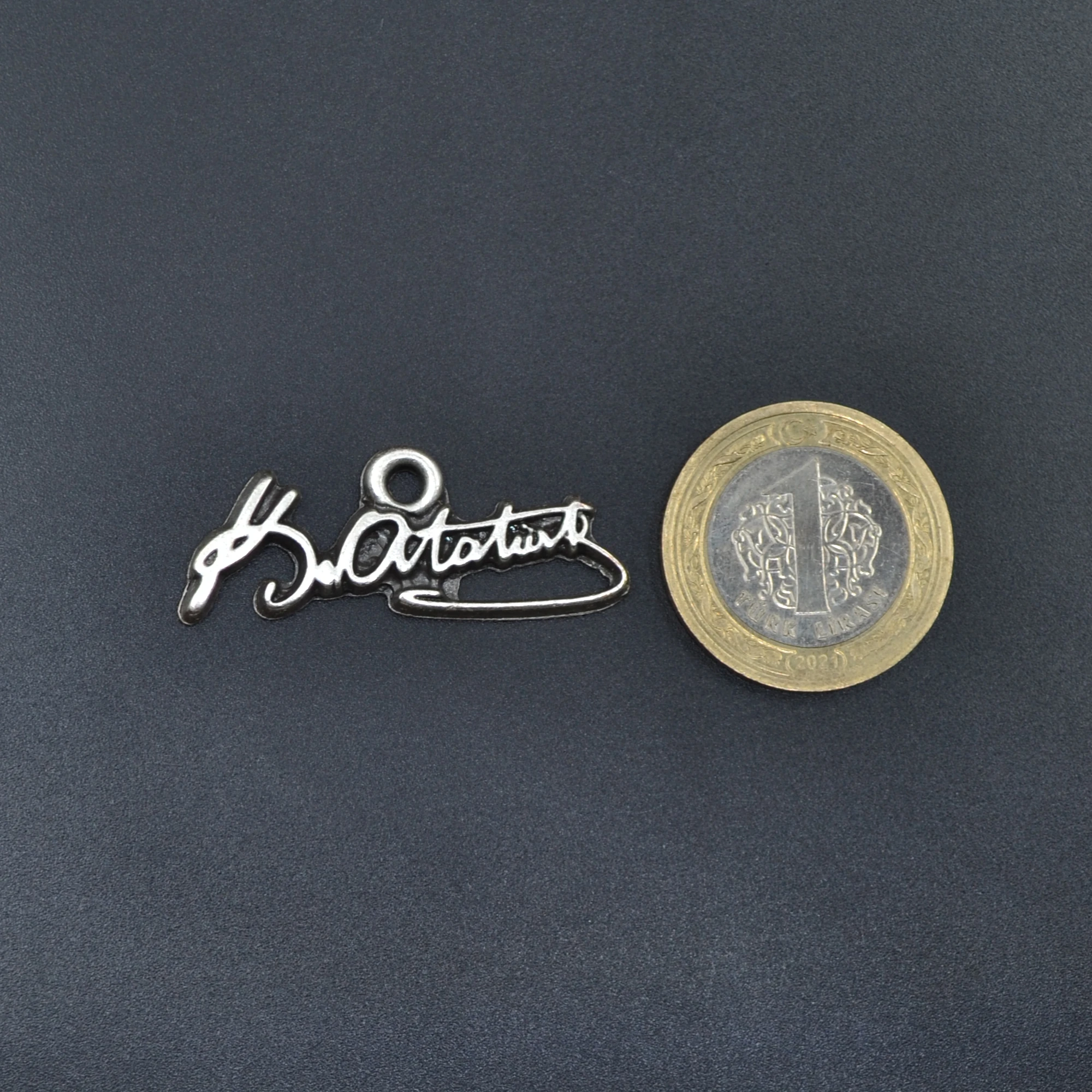 Mustafa Kemal Atatürk İmza Şeklinde Kolye - Gümüş ( Silver ) Renk - 60 cm Düz Ezme Zincir Kolye