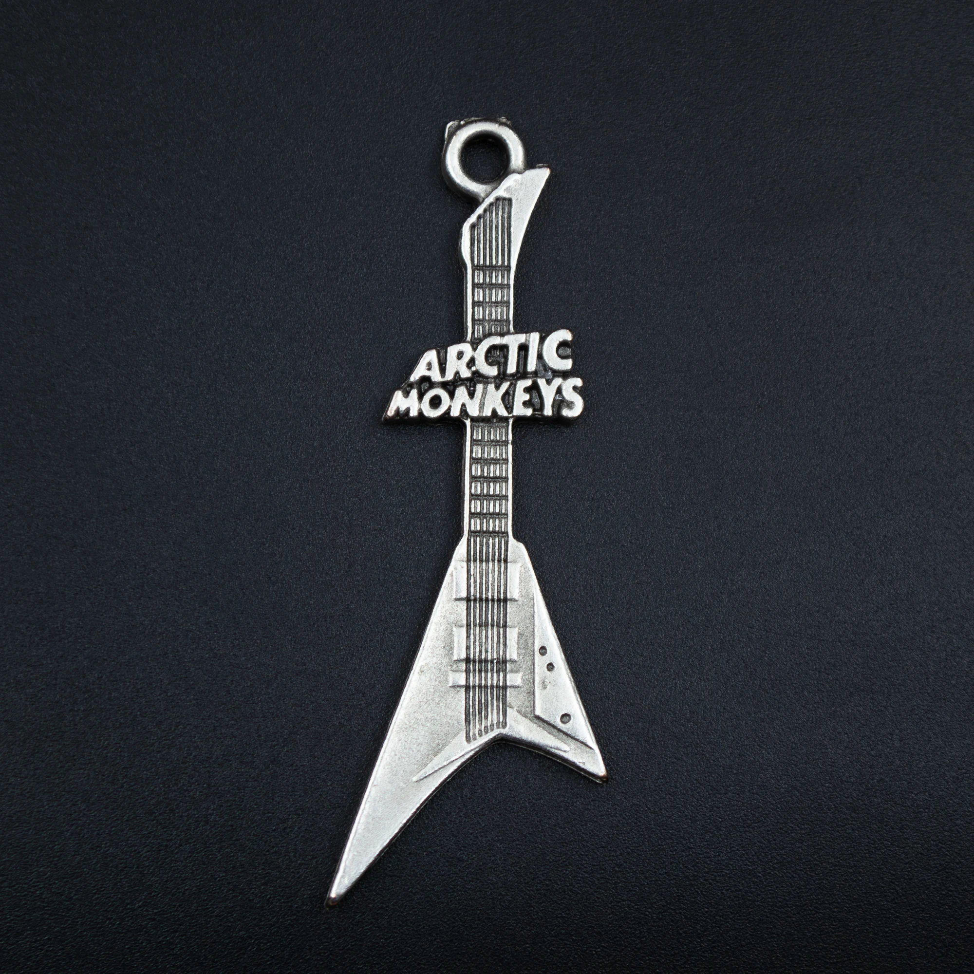 Arctic Monkeys Elektro Gitar Kolye - Gümüş ( Silver ) Renk - 60 cm Deri İp Kolye