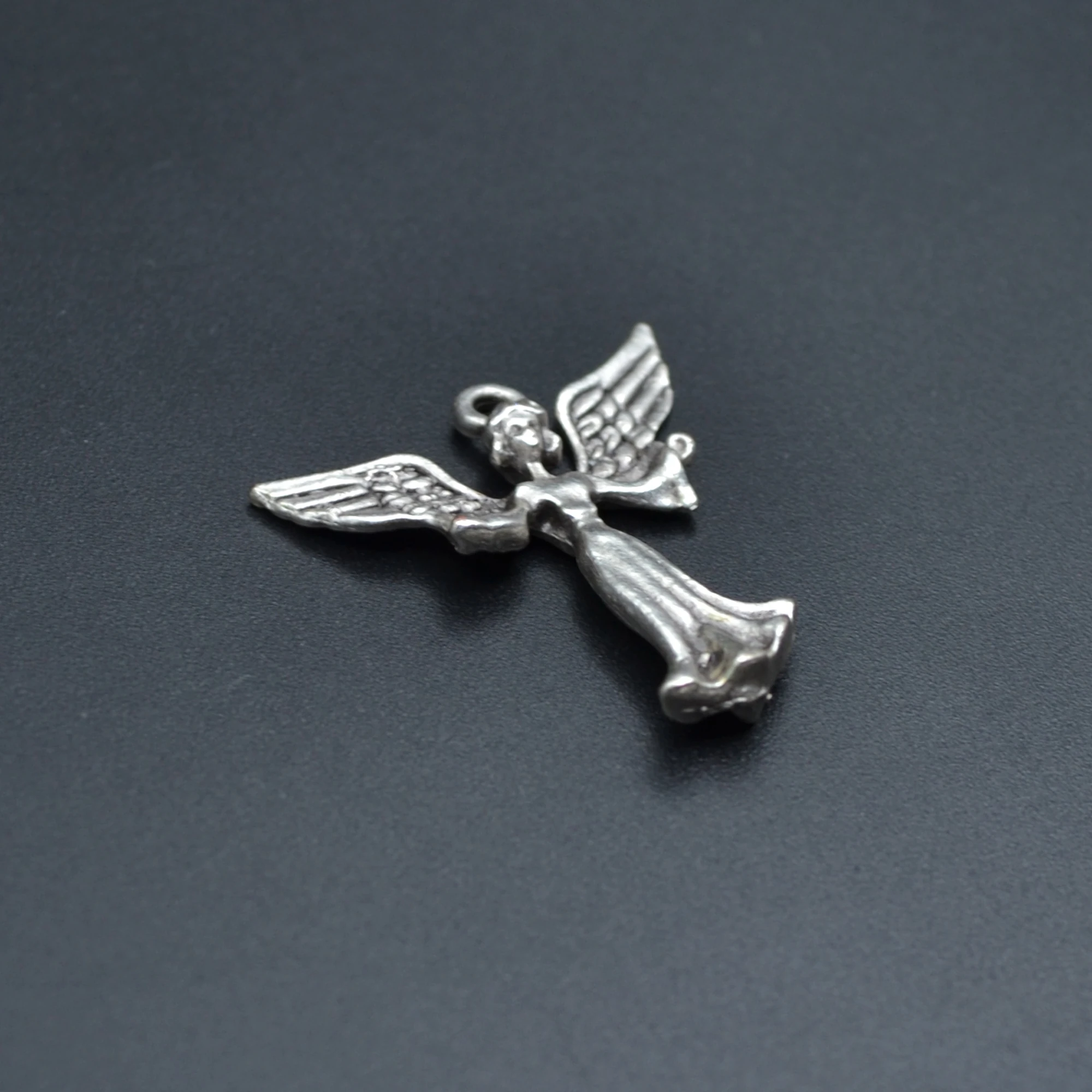 Minimal Kanatlı Melek Kolye - Gümüş ( Silver ) Renk - 60 cm Düz Ezme Zincir Kolye