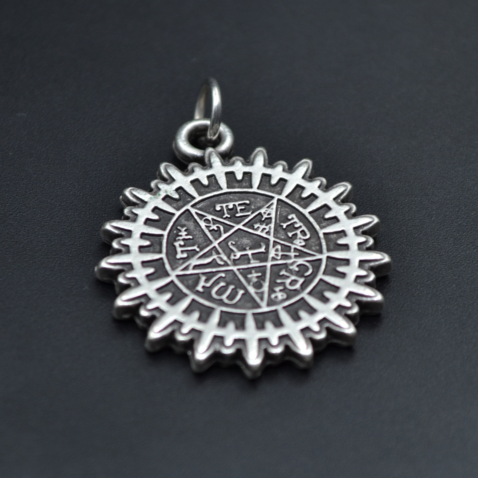 Anime Black Butler Kuroshitsuji Kolye Ucu - Gümüş ( Silver ) Renk