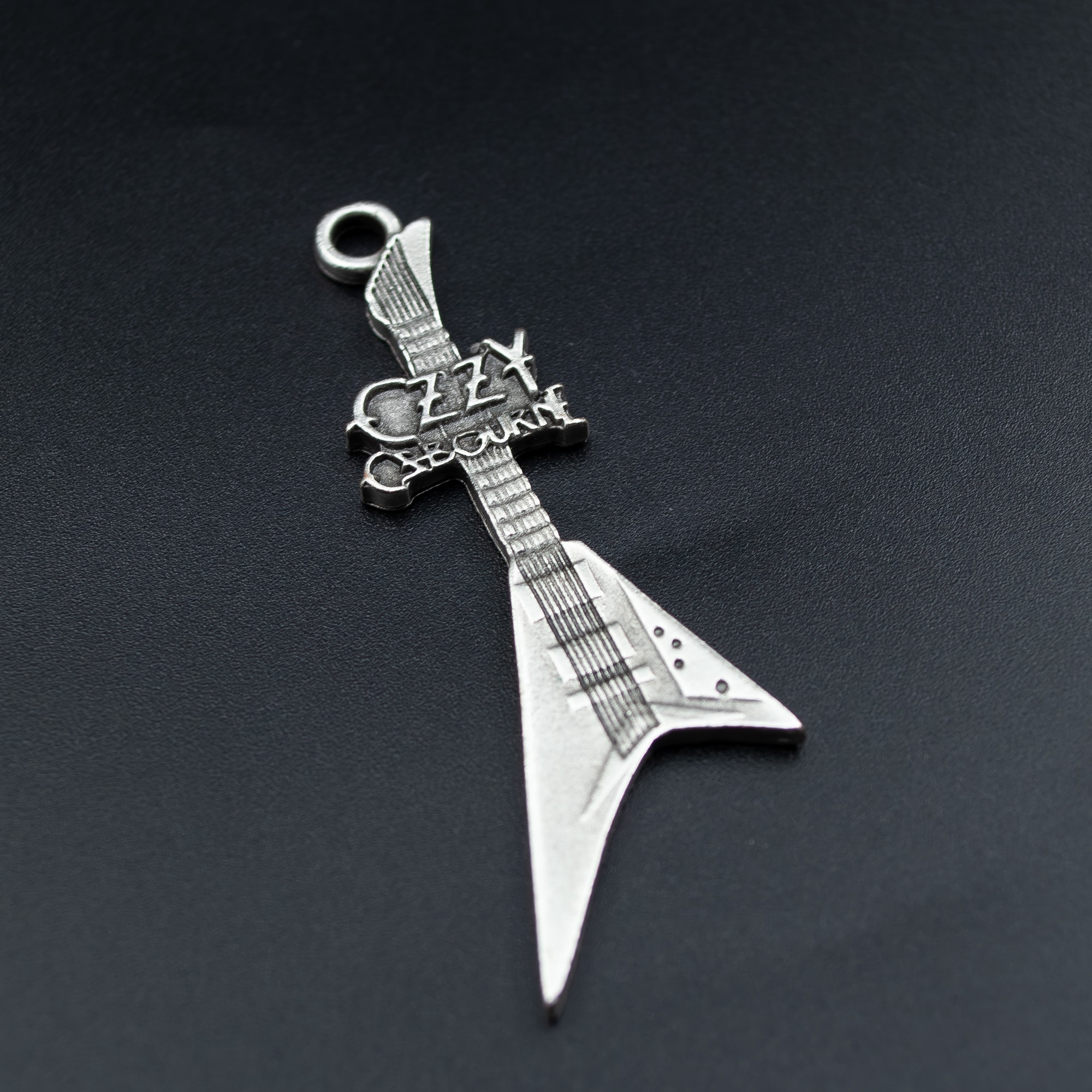 Ozzy Osbourne Elektro Gitar Kolye - Gümüş ( Silver ) Renk - 60 cm Deri İp Kolye