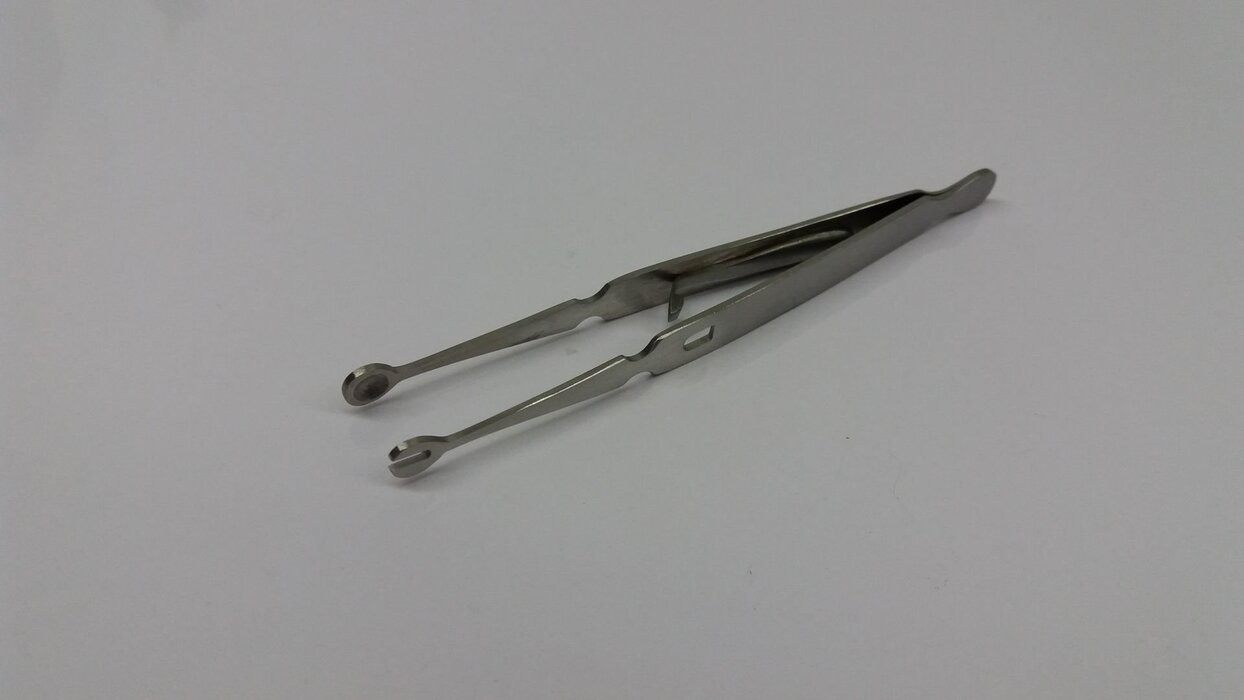 Labret Stem Holding Tweezers With Lock 4,5''