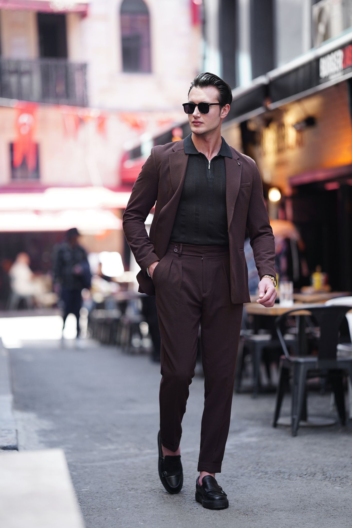 Özel Seri %100 Gofre Kumaş İtalyan Kesim Pileli Modern Fit Takım Elbise - Kahverengi