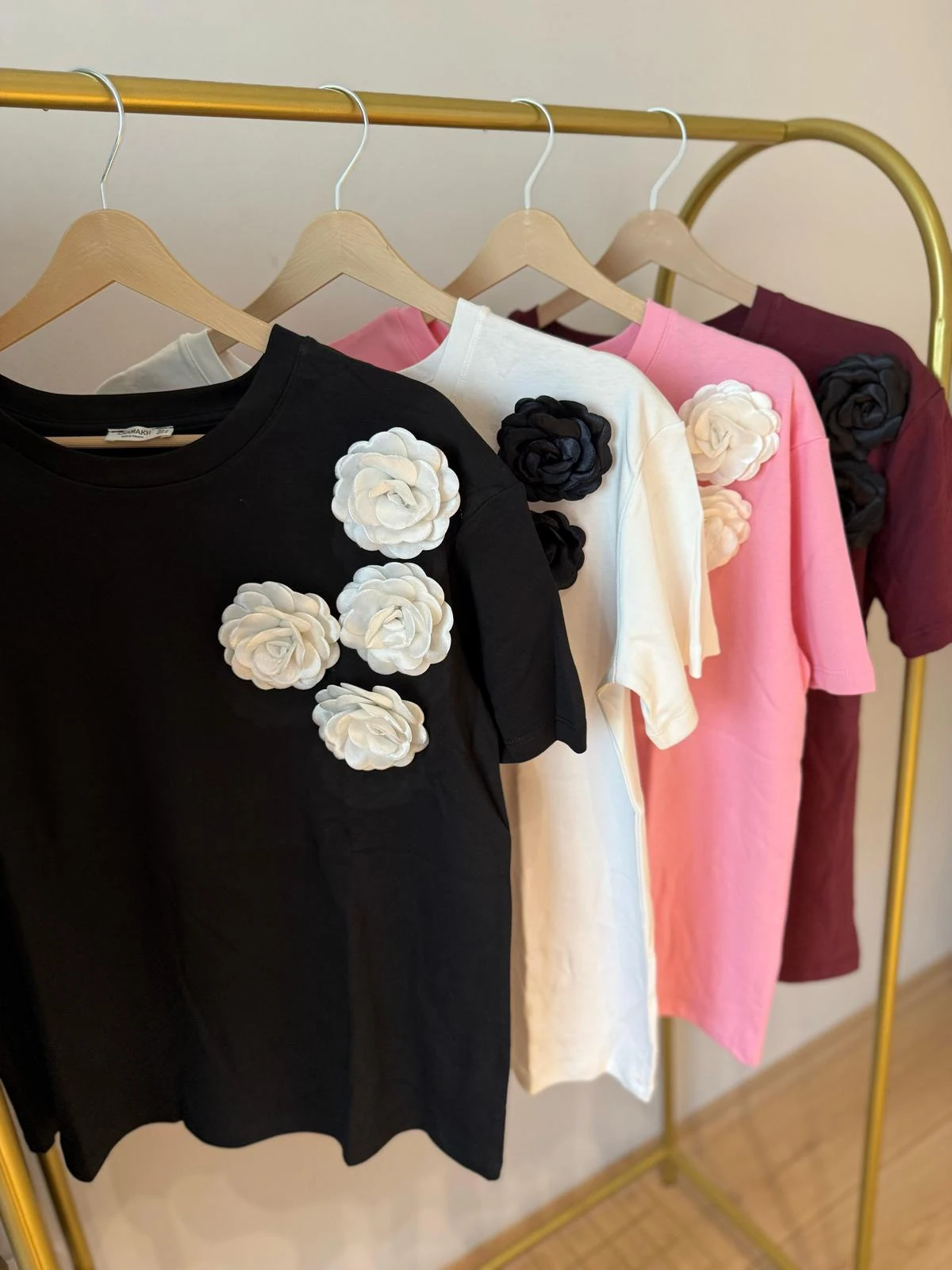 Pinterest Gül Motifli Tshört