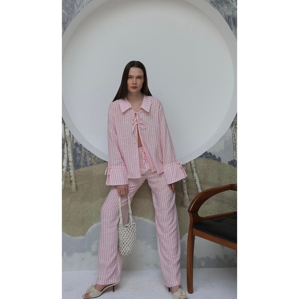 PEMBE ÇİZGİLİ BAĞCIKLI MODERN İKİLİ TAKIM
