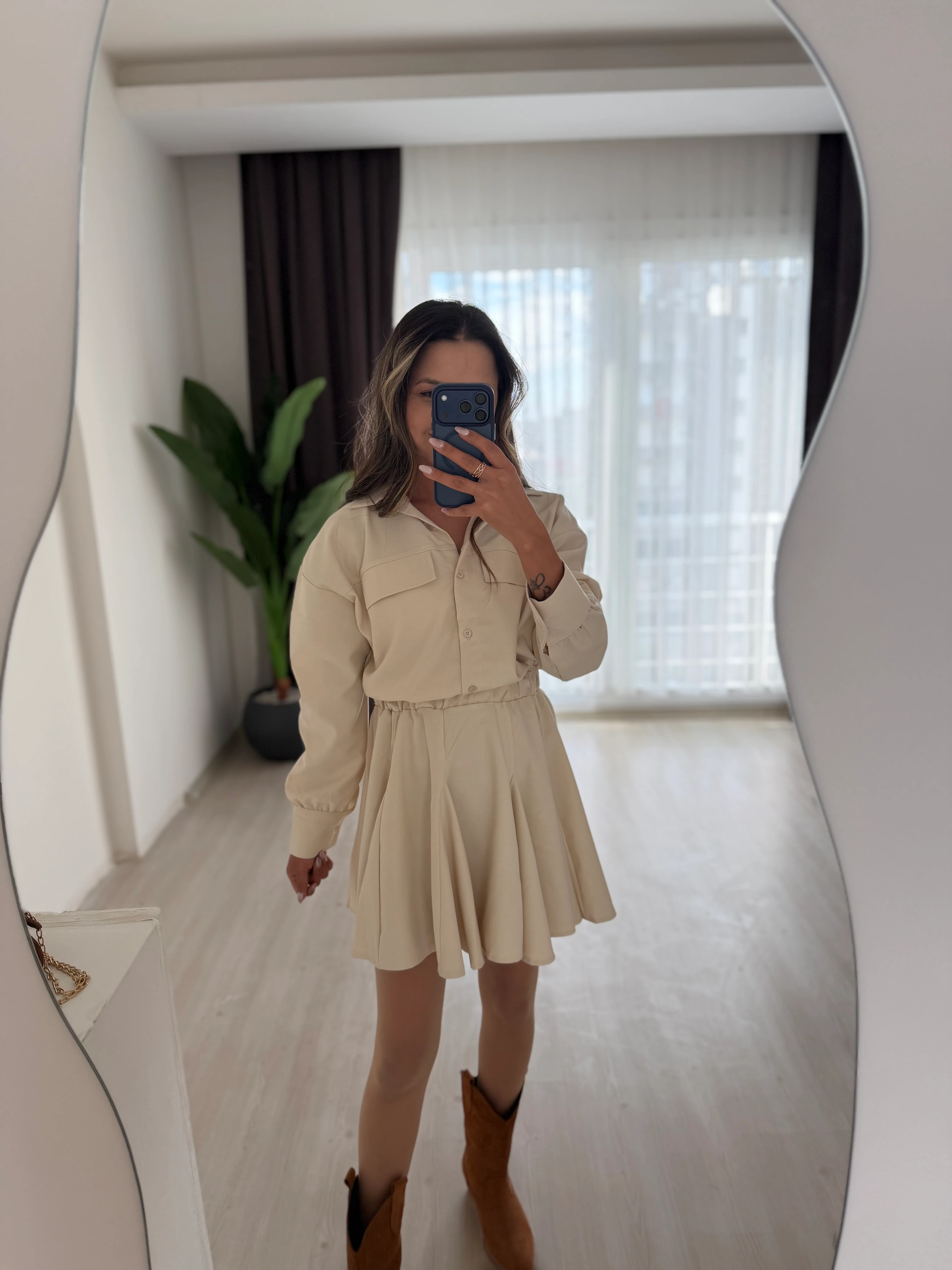 Volanlı Gömlek Yaka Elbise 