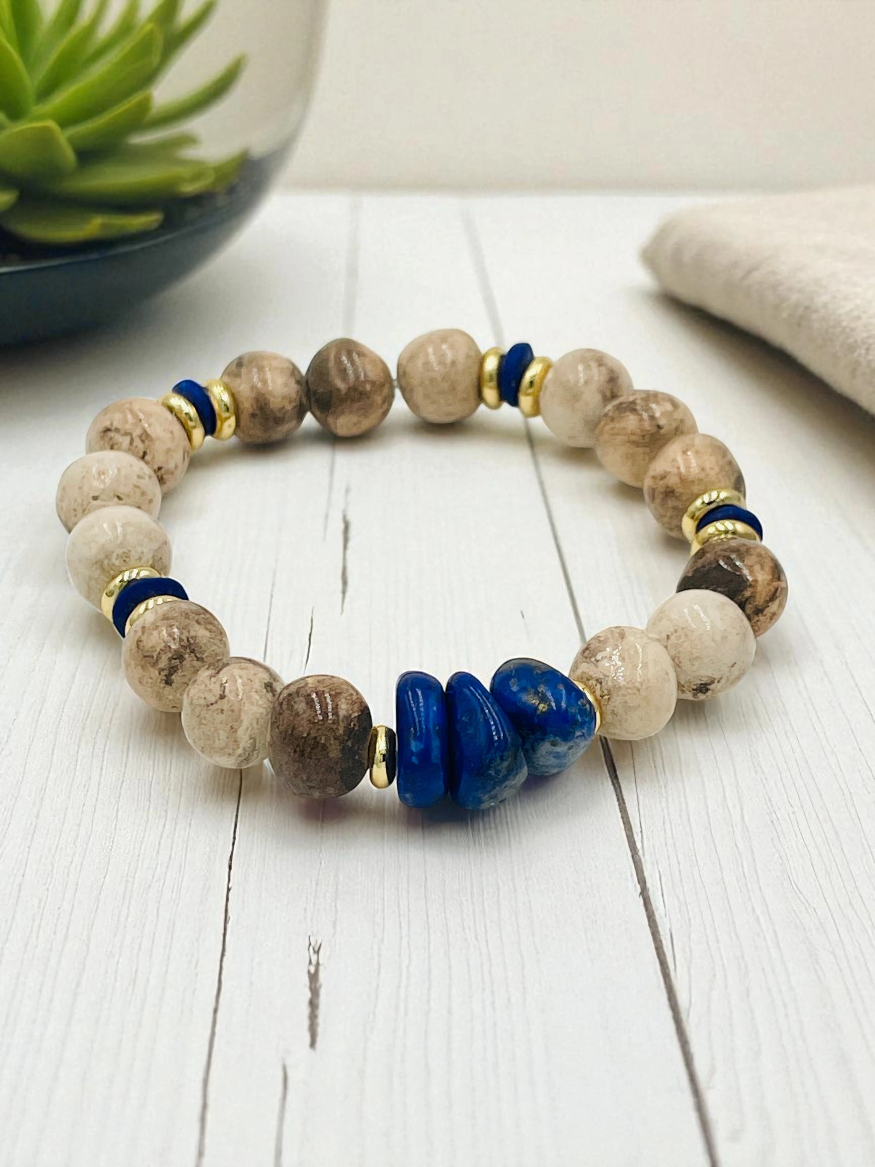 LAPİS DETAYLI TOPRAK BONCUK BİLEKLİK