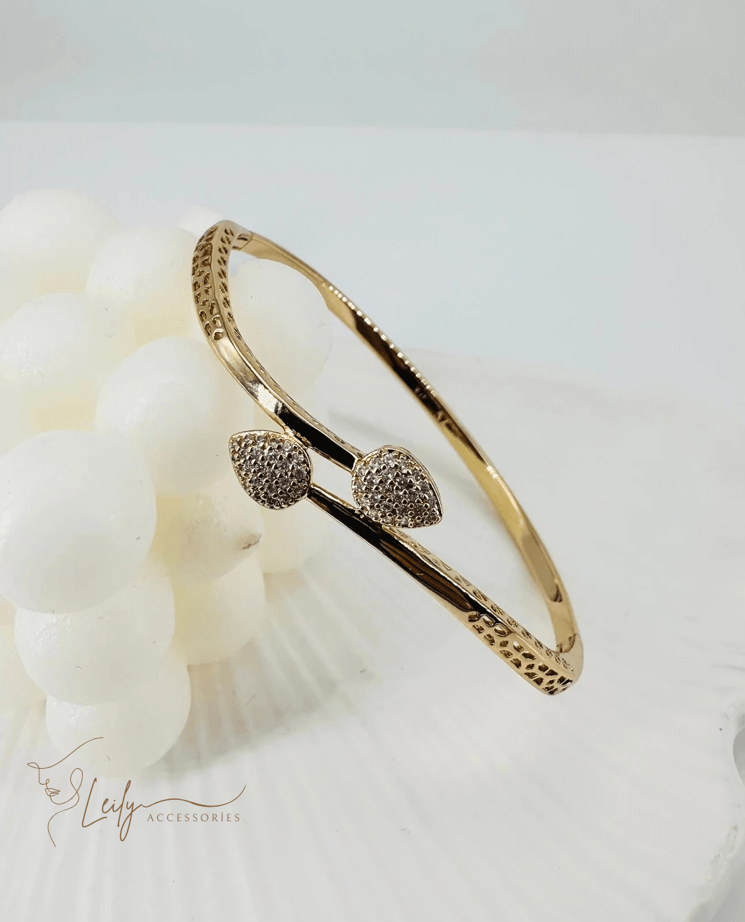 Xuping Kuyumcu İşçiliği Zirkon Taşlı Yılan Model 14 Ayar Gold Kelepçe