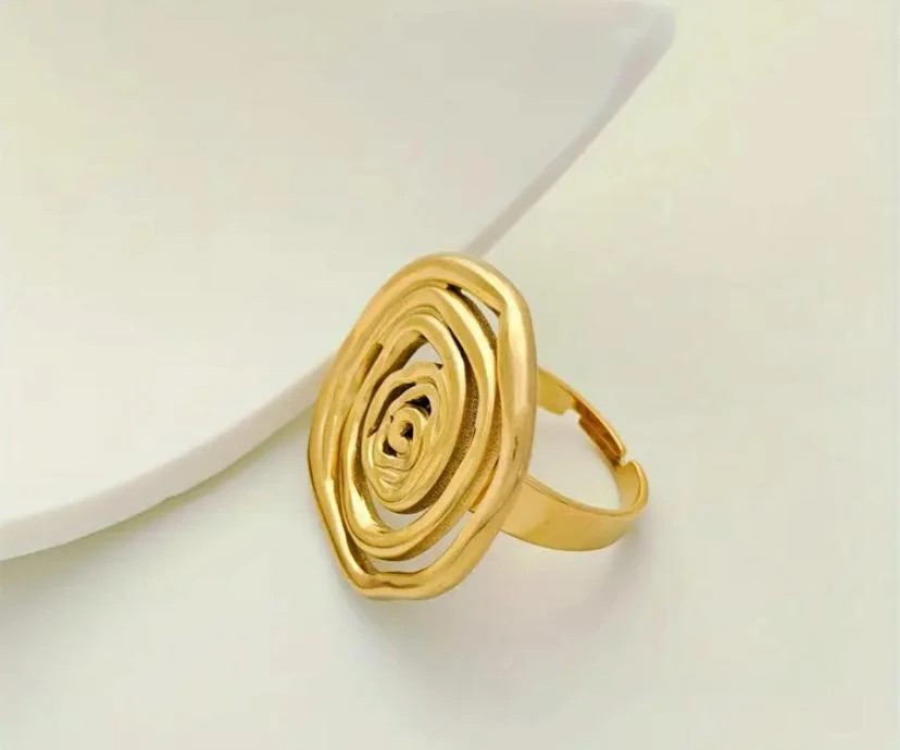 Çelik Ezme Model Çiçek Figürlü Gold Yüzük