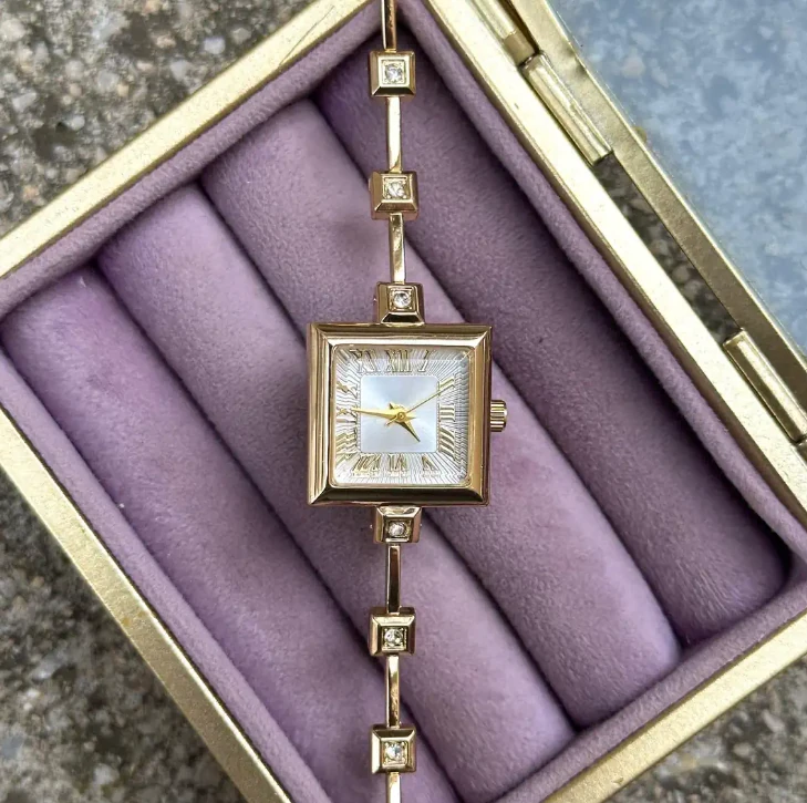 Lüx Kare Gold Beyaz Mineli Kol Saati