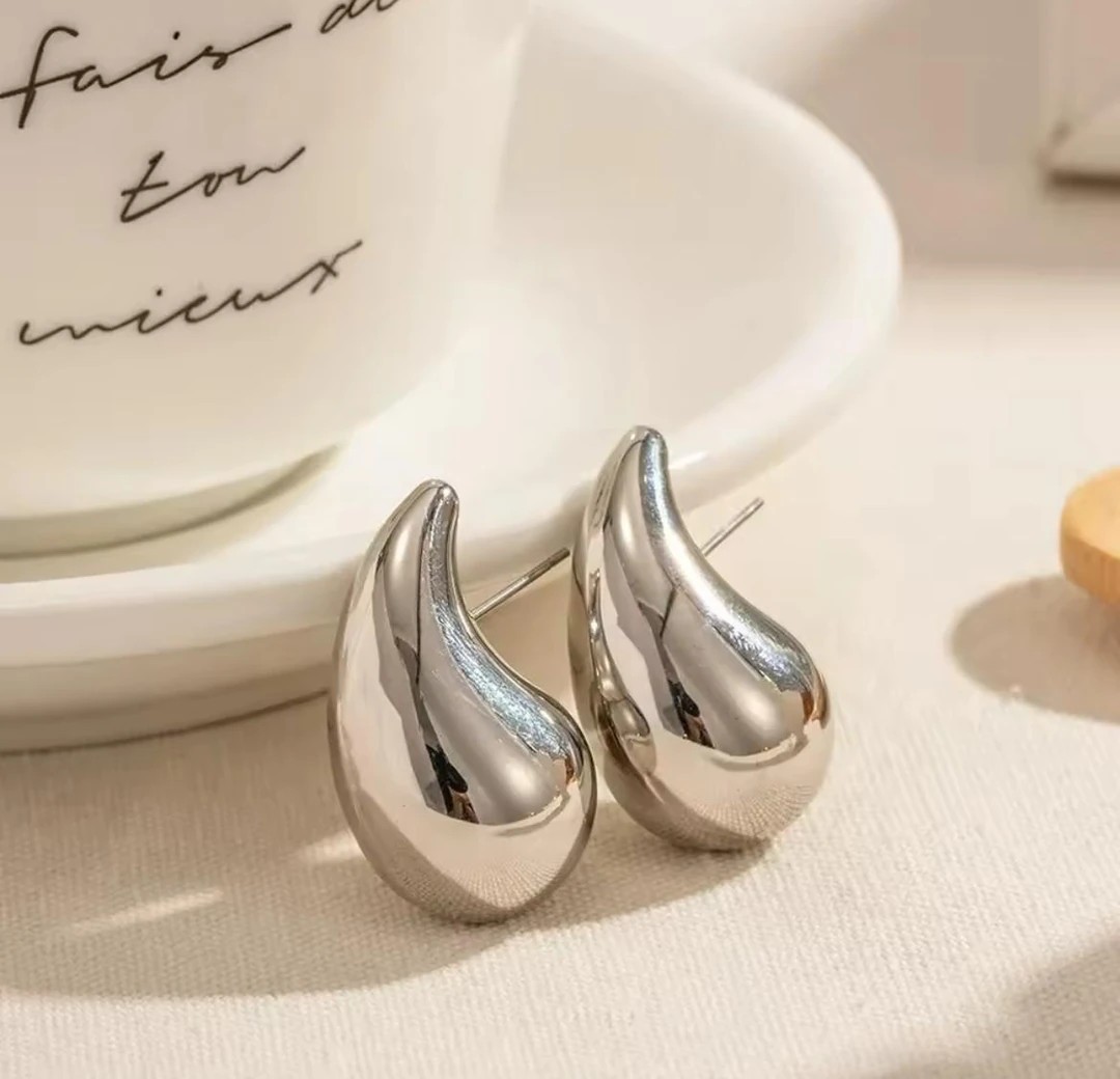 Çelik KAlın Damla Model Silver Küpe