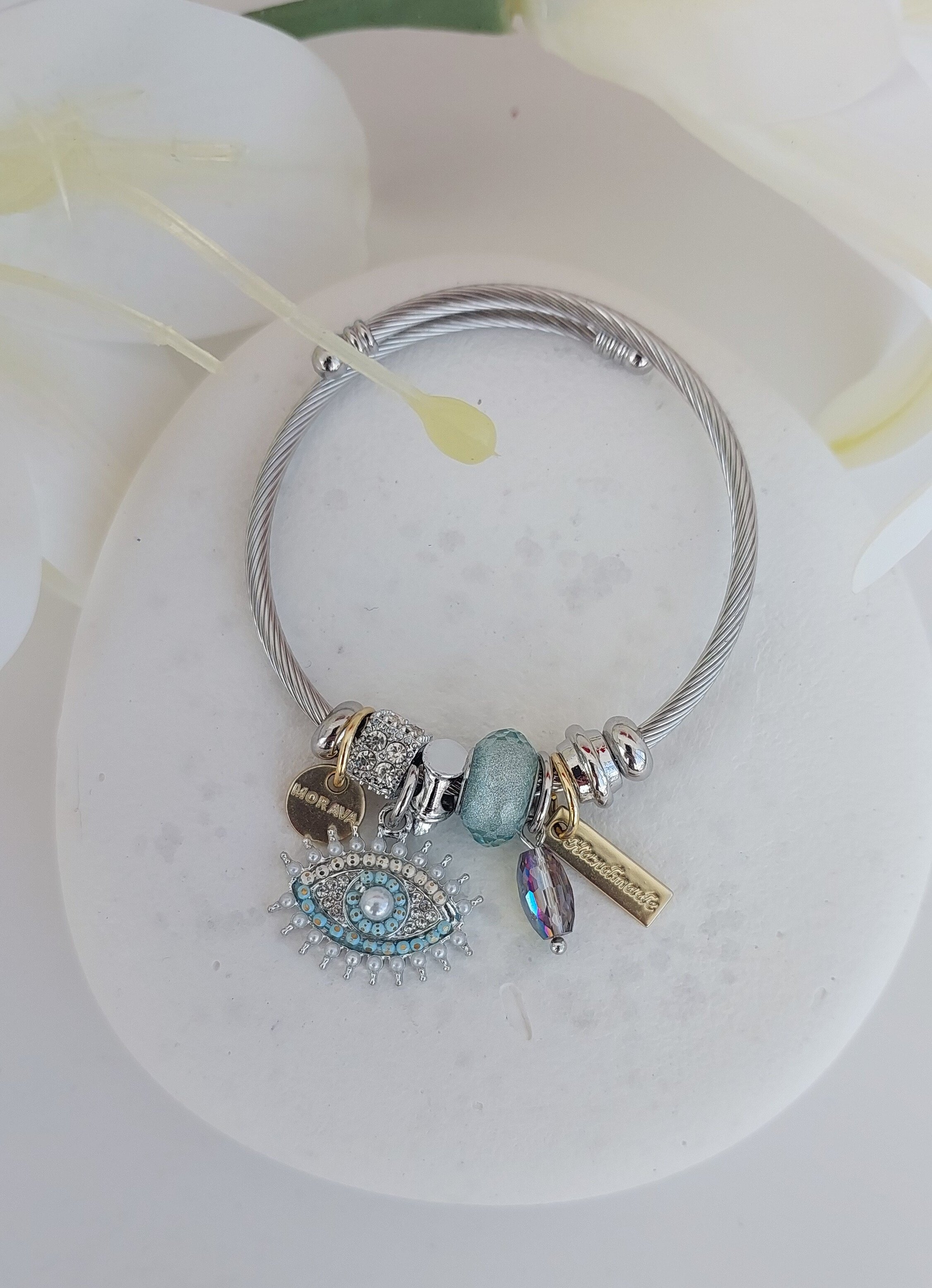 Çelik Göz Detaylı Zirkon Taşlı Silver Charmlı Pandora Bileklik