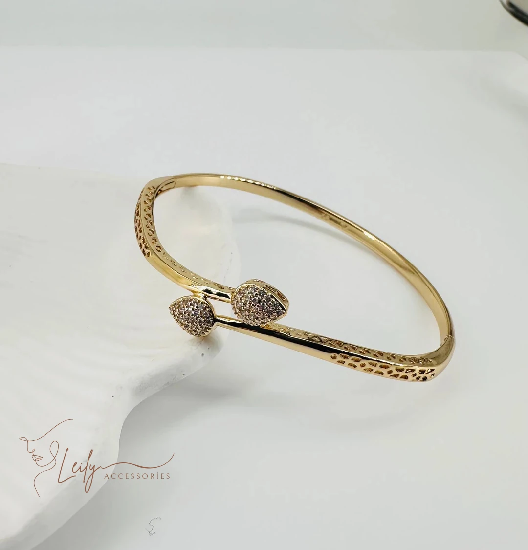 Xuping Kuyumcu İşçiliği Zirkon Taşlı Yılan Model 14 Ayar Gold Kelepçe