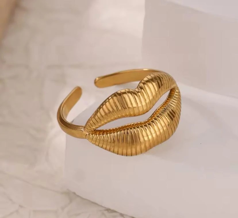 Çelik Dudak Model Gold Ayarlanabilir Yüzük