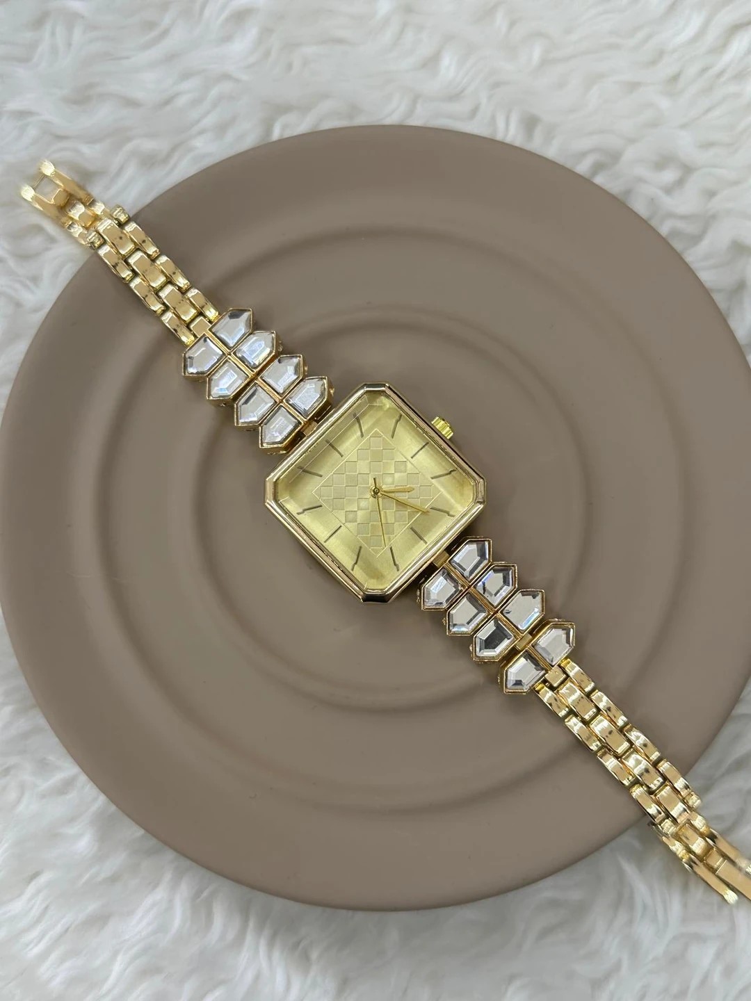 Kadın Çelik Beyaz Zirkon Taşlı Kare Model Gold Saat