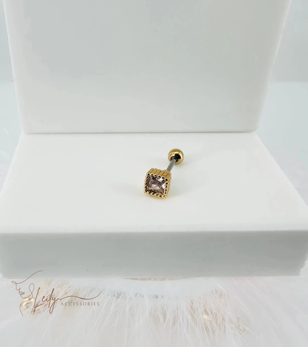 Çelik Kare Çerçeveli Zirkon Taşlı Kıkırdak Gold Küpe