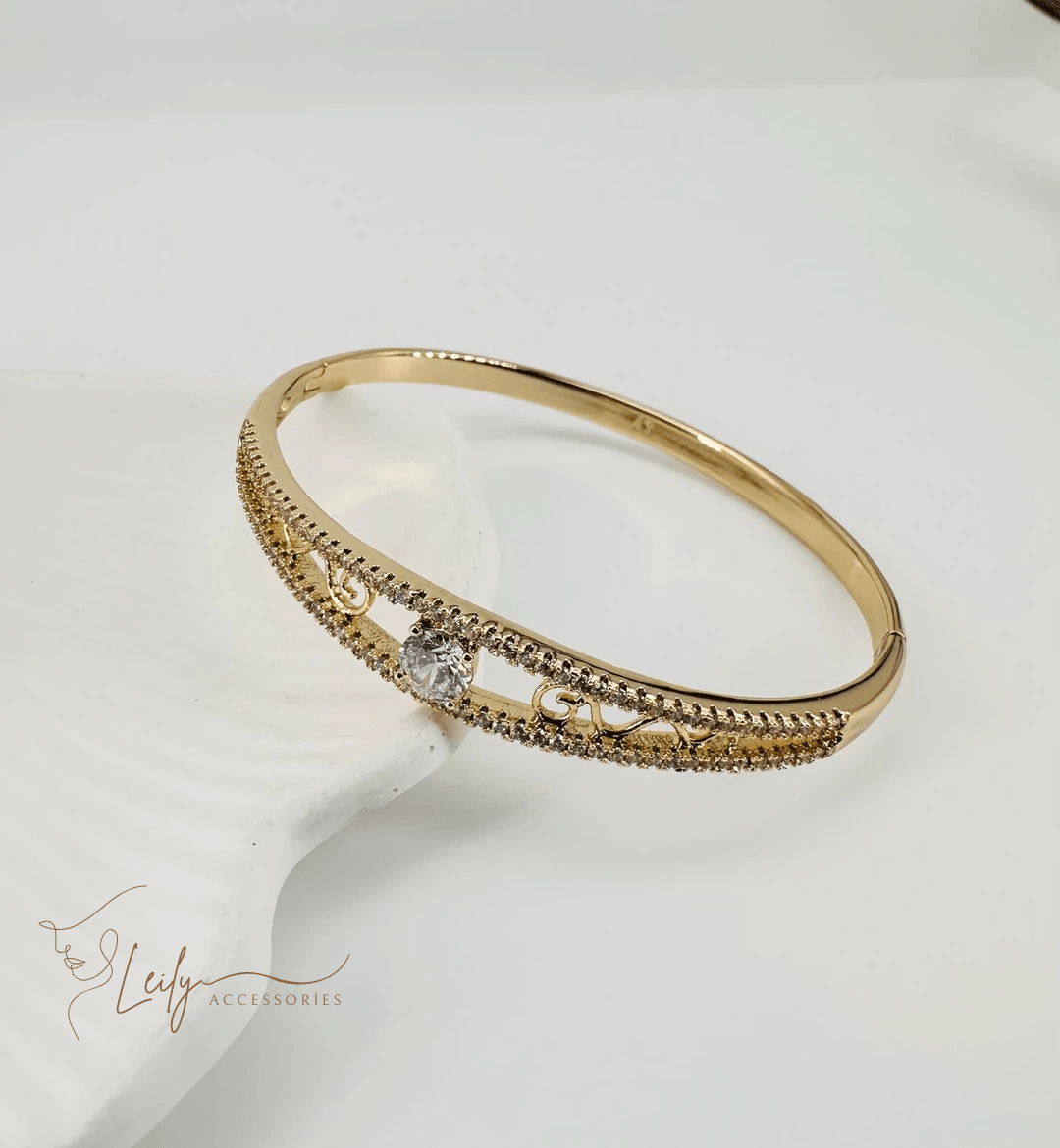 Xuping Sarmal Desen Detaylı Zirkon Tek Taşlı 14 Ayar Gold Kelepçe