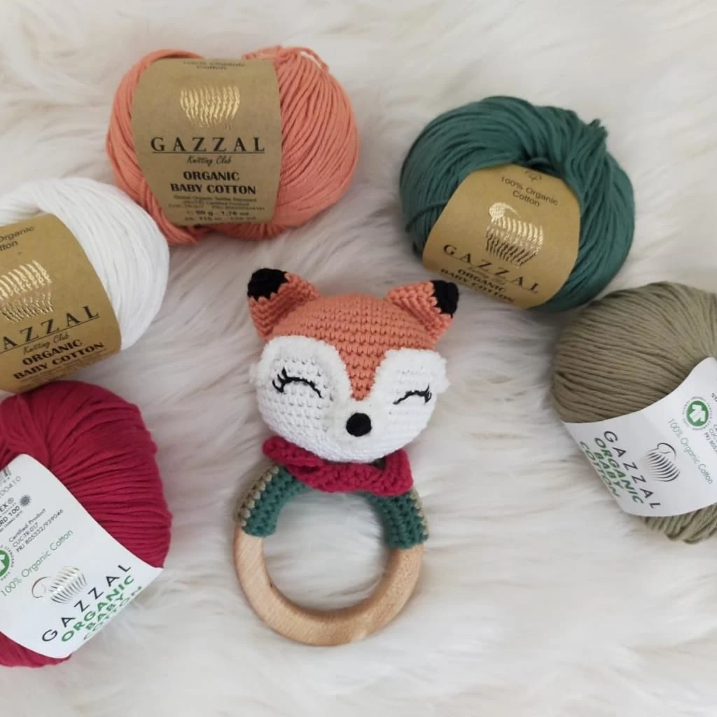 Amigurumi  %100 Organik Akçaağaç Diş Kaşıyıcılı Çıngırak El Örgüsü Tilki MKN.0116