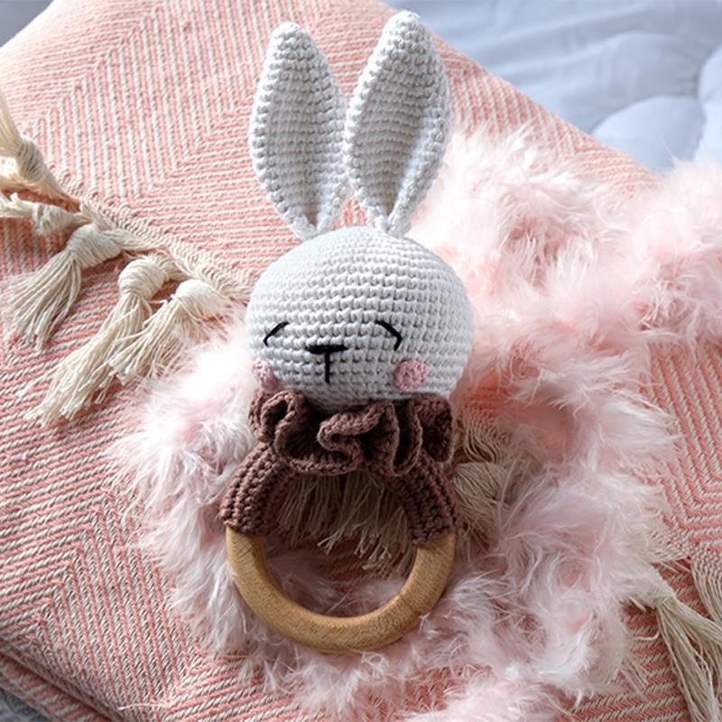 Amigurumi  %100 Organik Akçaağaç Diş Kaşıyıcılı Çıngırak El Örgüsü Tavşan Oyuncak Beyaz MKN.0015