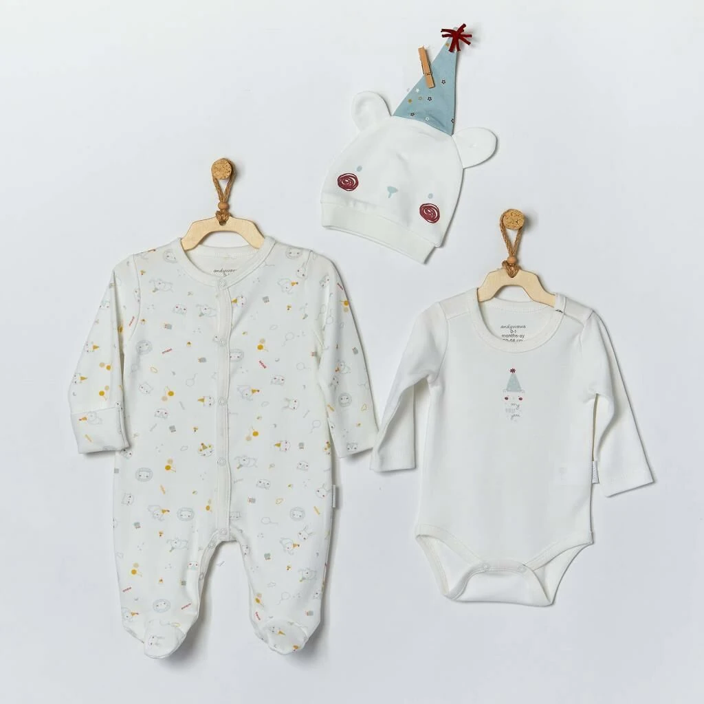 Andy Wawa Erkek Bebek Yılbaşı Uzun Kollu Tulum Body Şapka Üçlü Set Ekru-AC22003