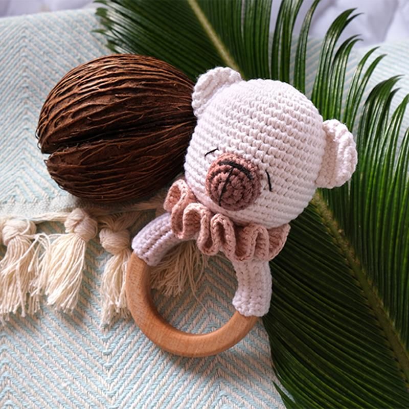 Amigurumi  %100 Organik Akçaağaç Diş Kaşıyıcılı Çıngırak El Örgüsü Ayıcık Oyuncak Beyaz MKN.0013