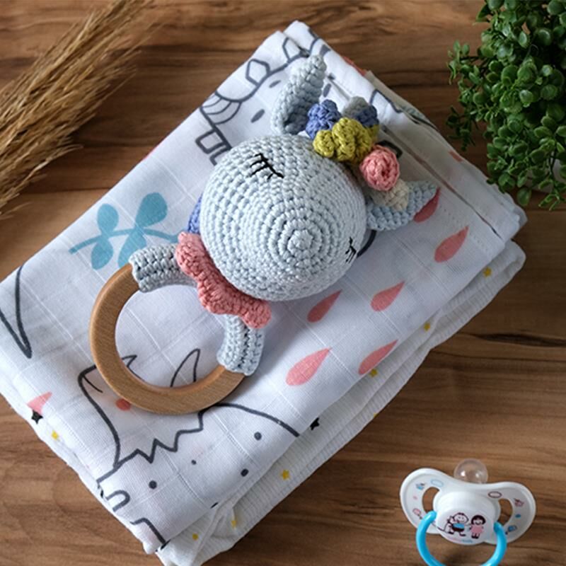 Amigurumi  %100 Organik Akçaağaç Diş Kaşıyıcılı Çıngırak El Örgüsü Unicorn Oyuncak Mavi MKN.0064