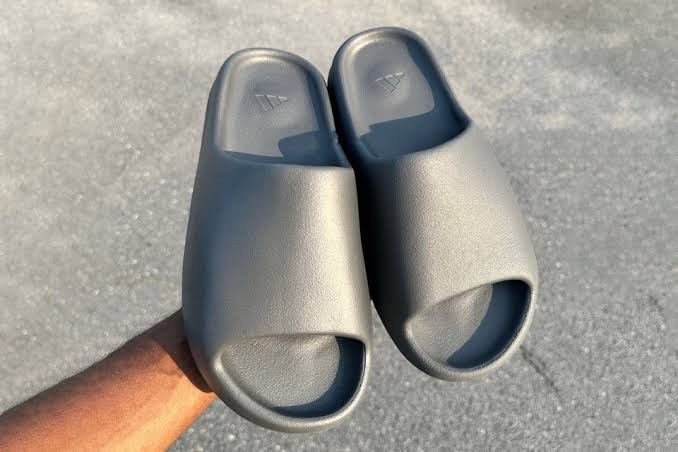 Yeezy Slide ‘Slate Marine’ 