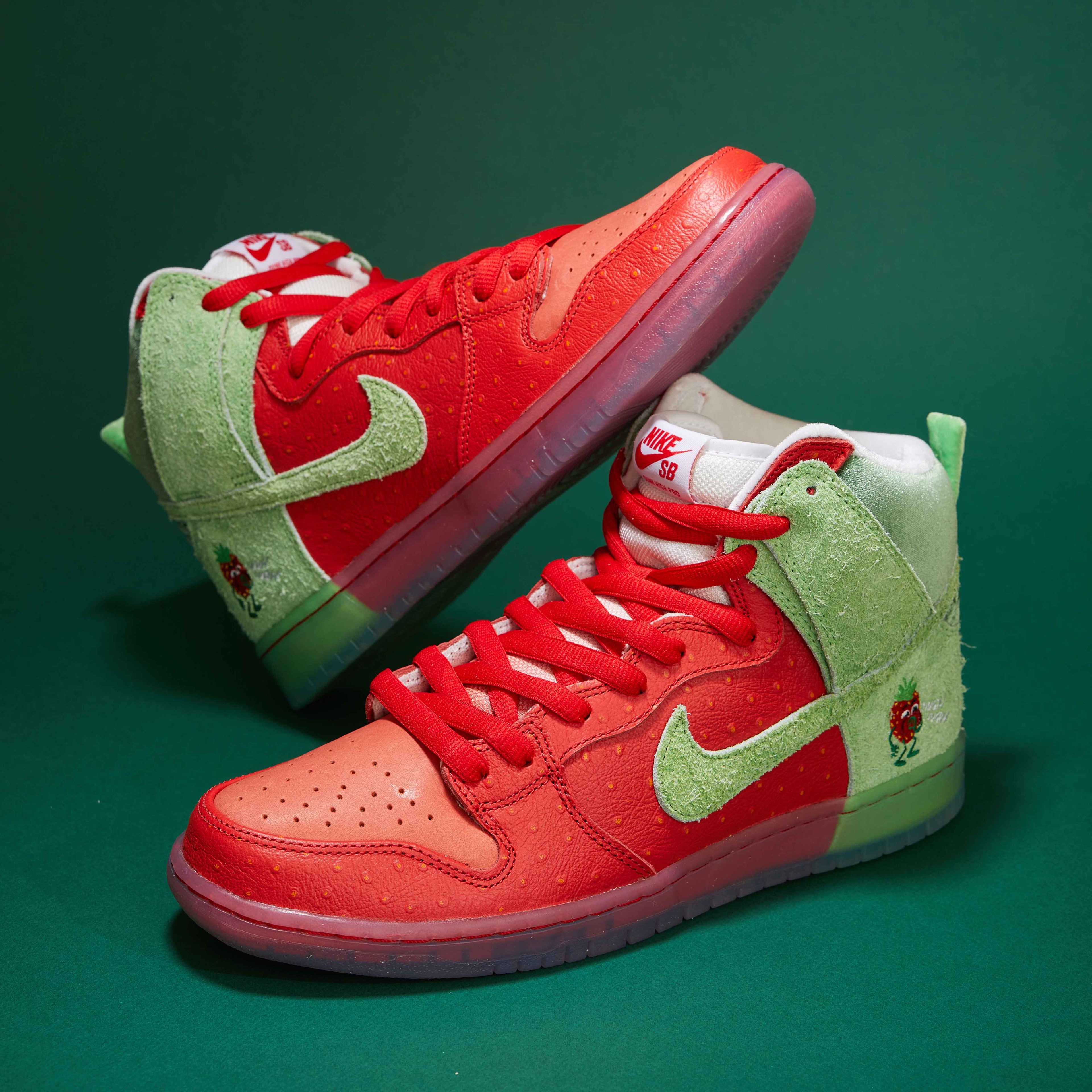 Dunk High SB 'Strawberry Cough'