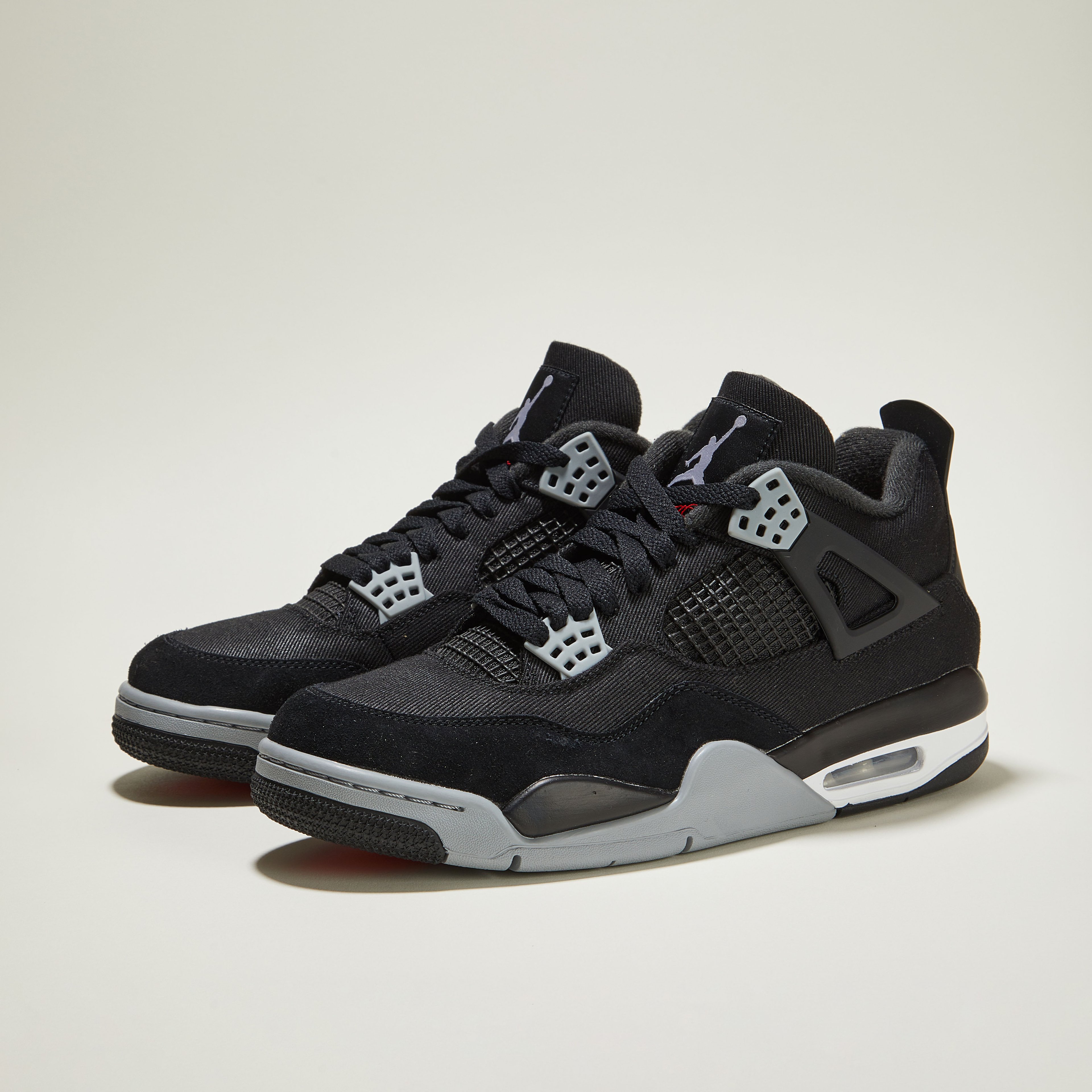 Air Jordan 4 ‘Black Canvas’