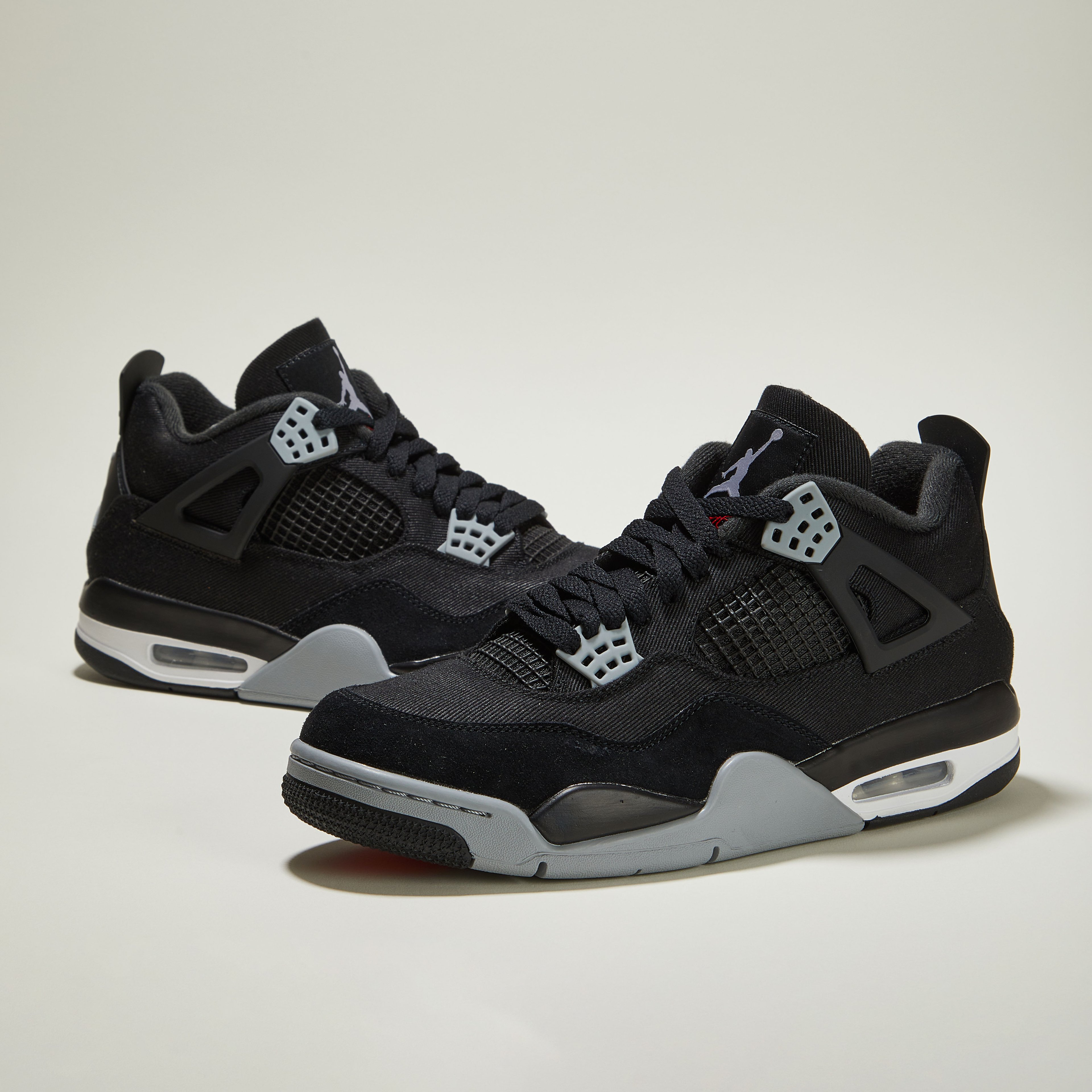 Air Jordan 4 ‘Black Canvas’