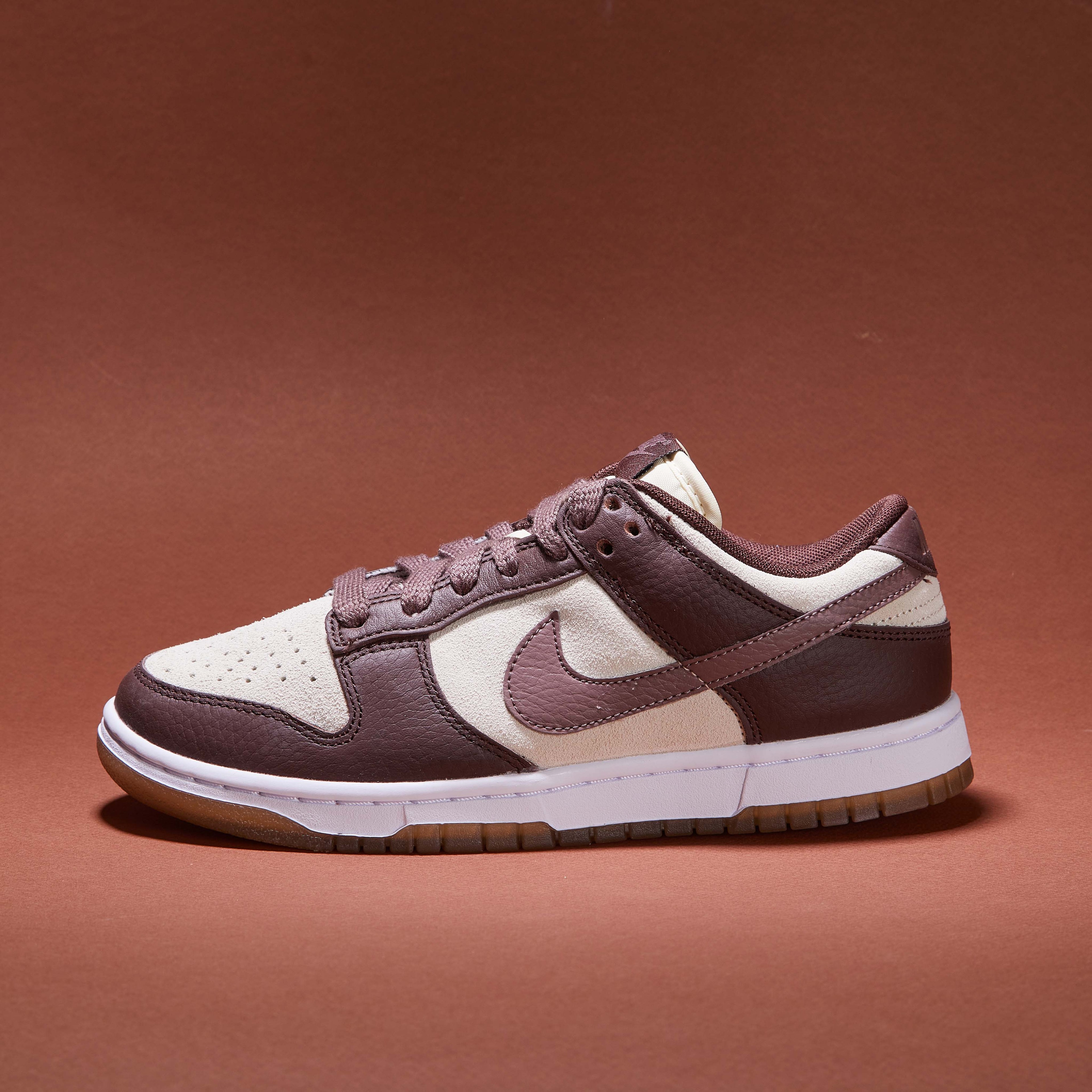 Dunk Low W Plum Eclipse 