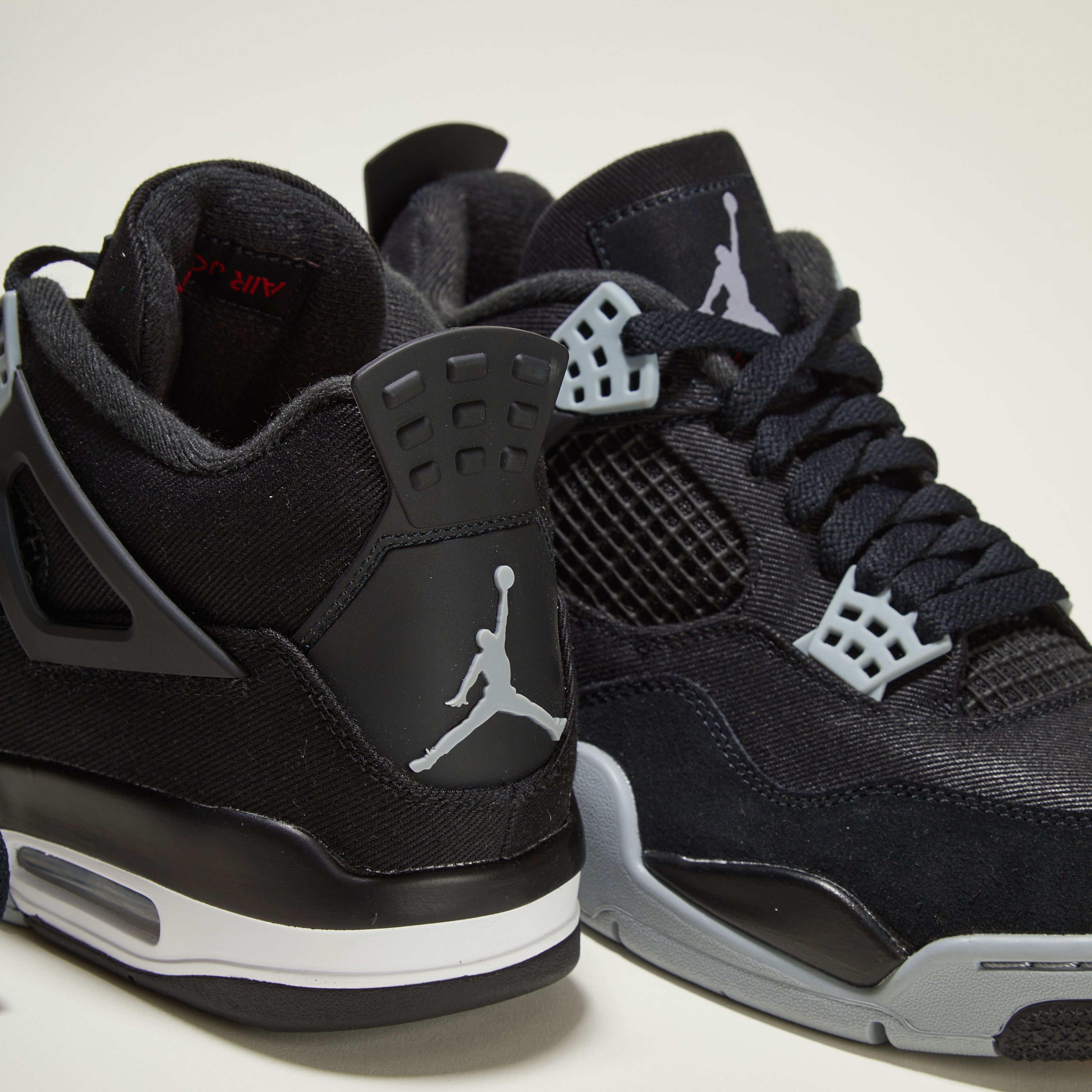 Air Jordan 4 ‘Black Canvas’