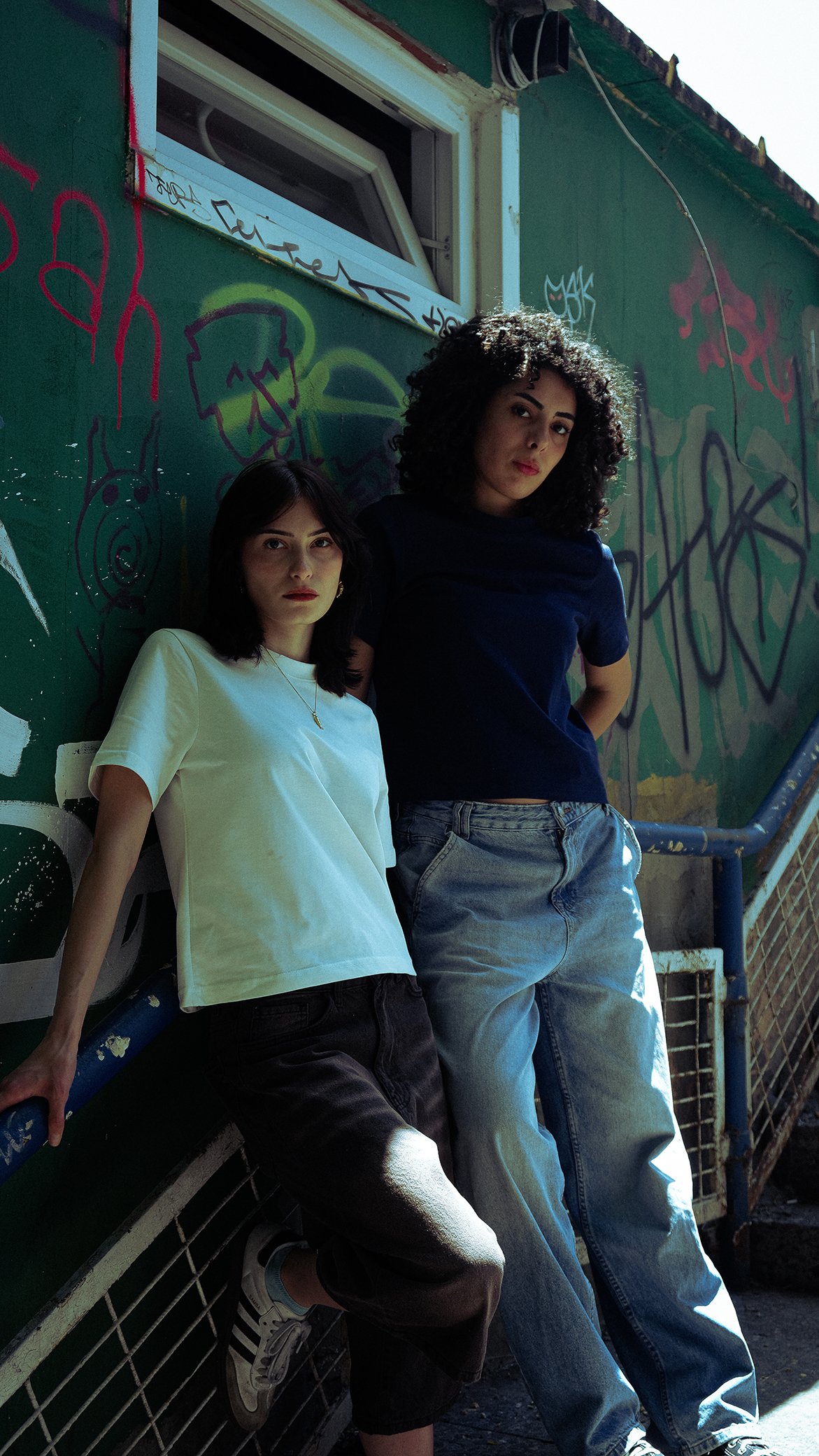 navy basic women tee