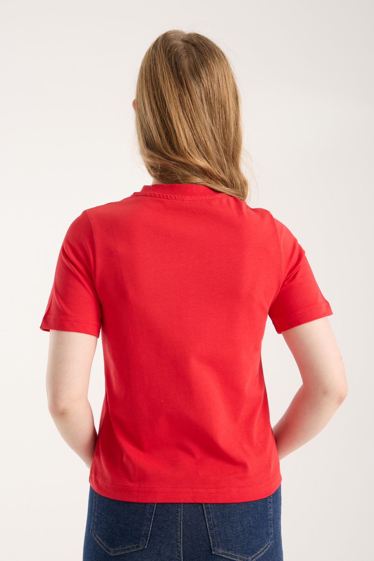 red basic woman tee